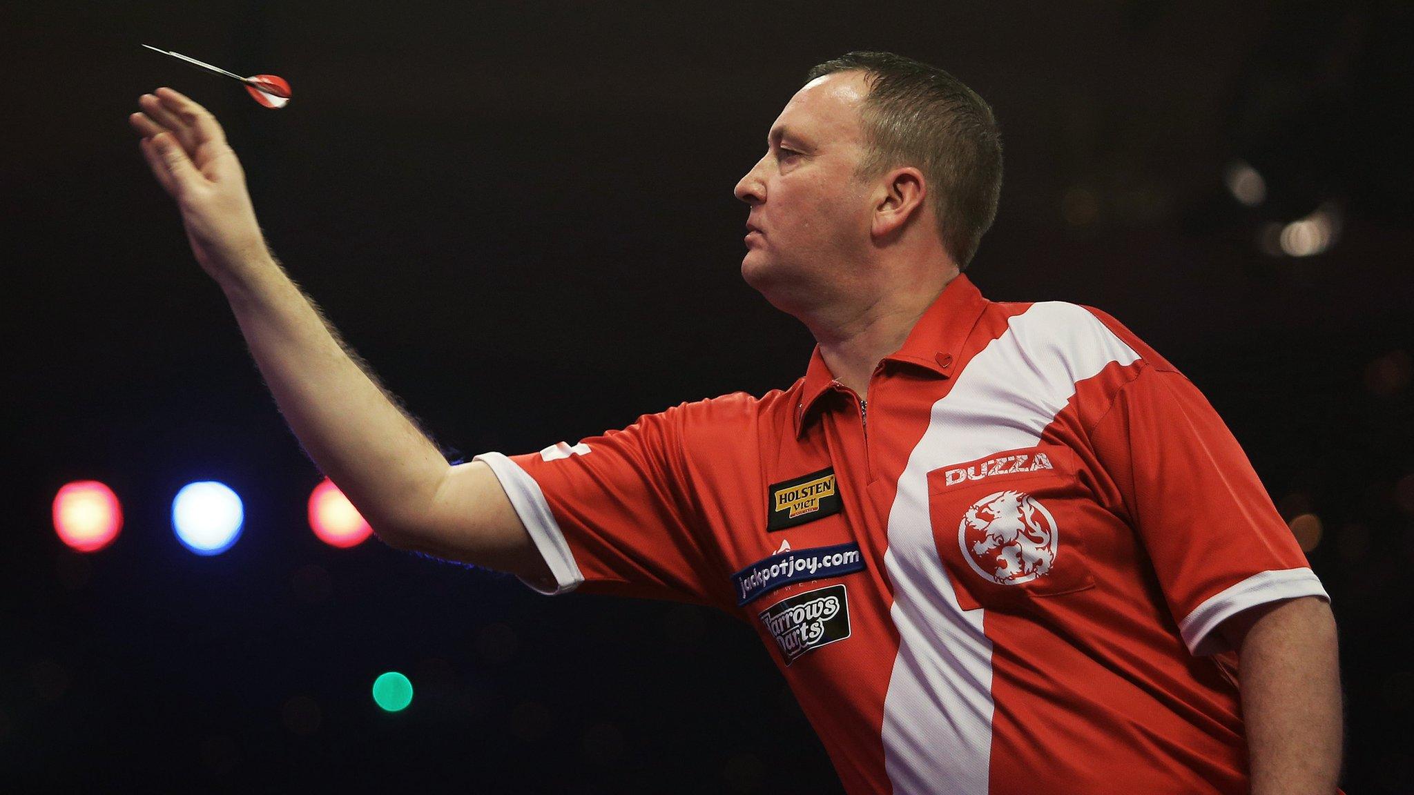 Glen Durrant in action at the BDO World Darts Championships