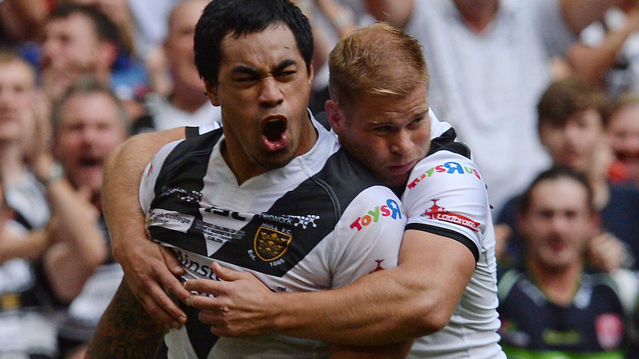 Mahe Fonua celebrates a try for Hull