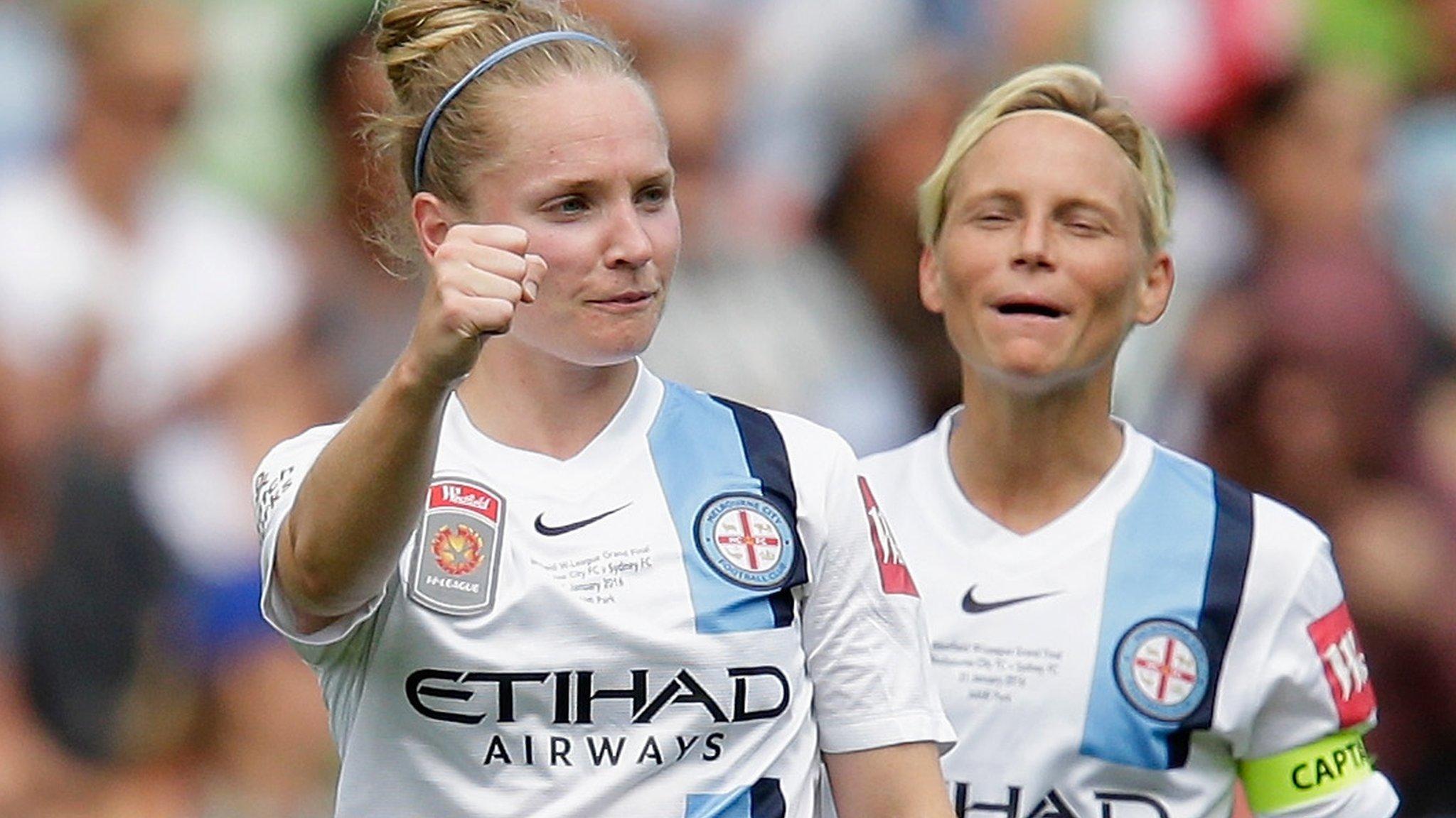 Kim Little playing for Melbourne City