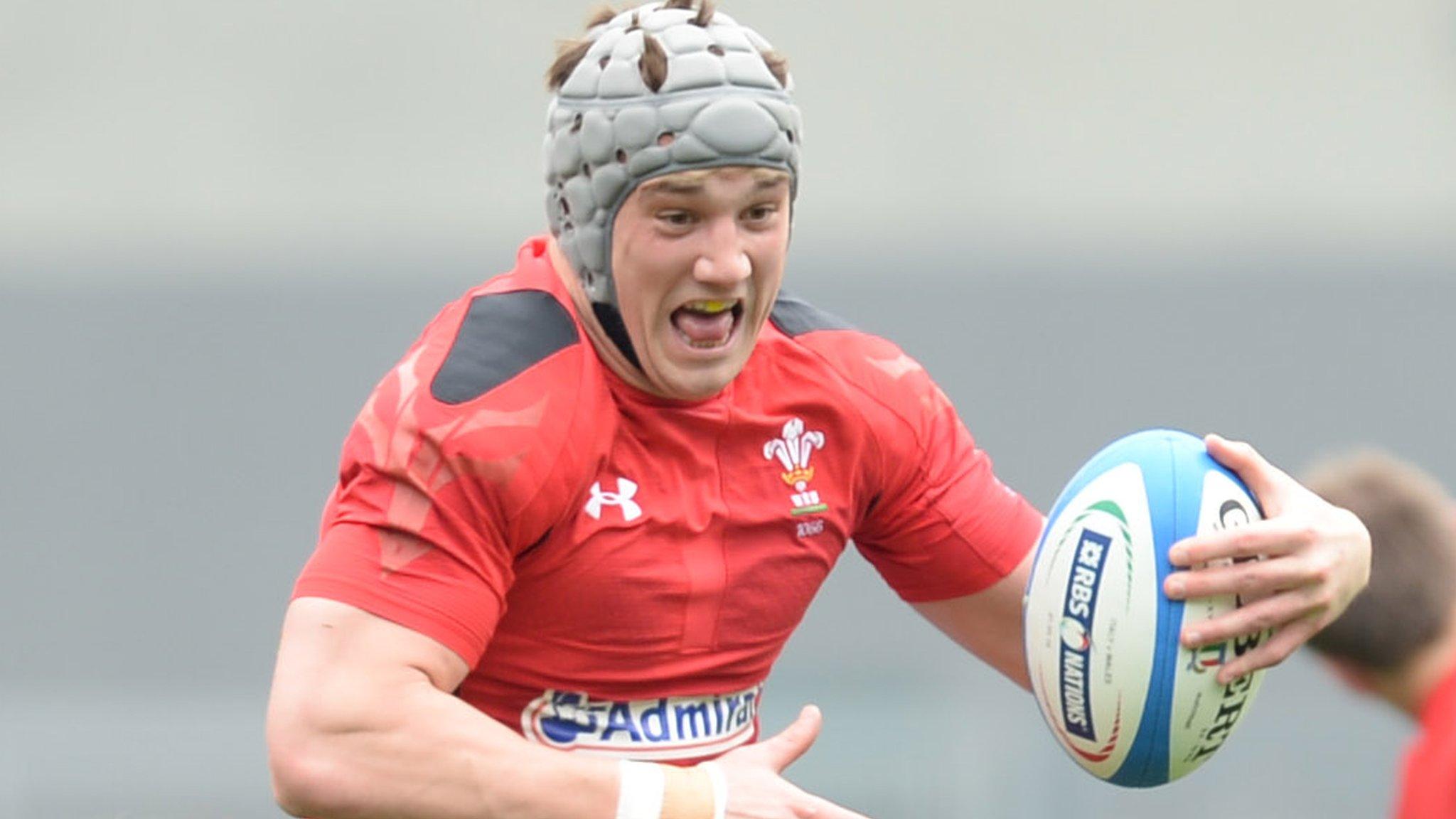 Wales centre Jonathan Davies