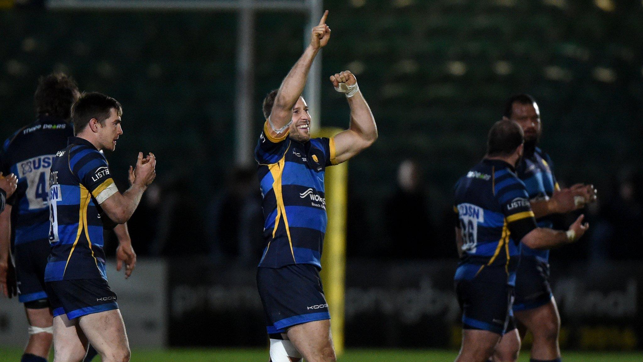 Warriors full-back Chris Pennell and the rest of his team thank the crowd for their support in Saturday's win over London Irish