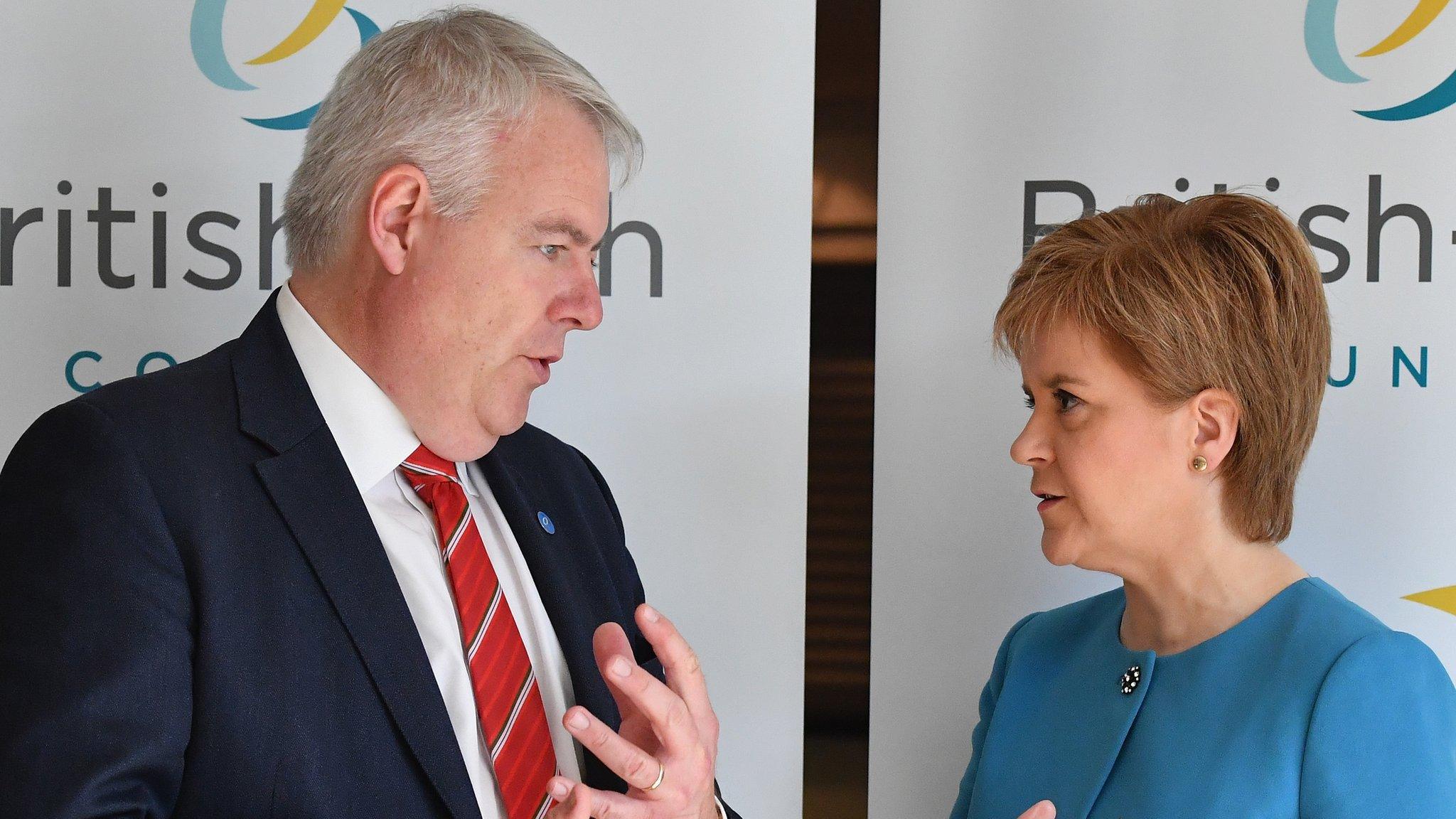 Carwyn Jones a Nicola Sturgeon