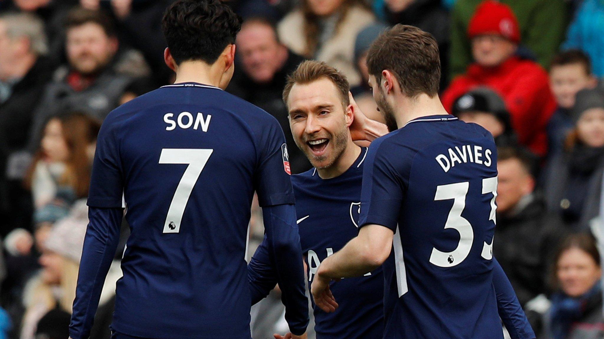 Tottenham players celebrate