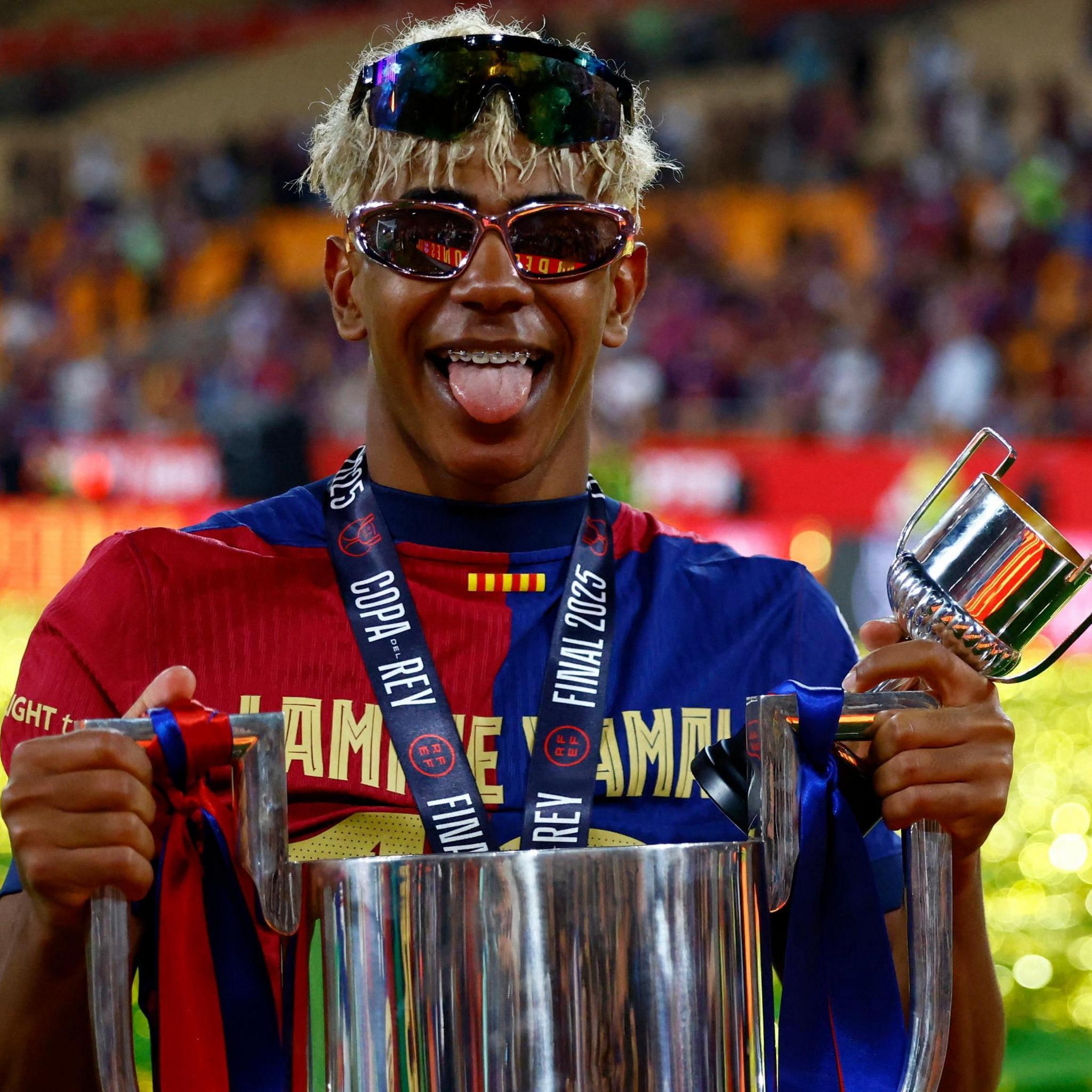 Lamine Yamal celebrates with Copa del Rey