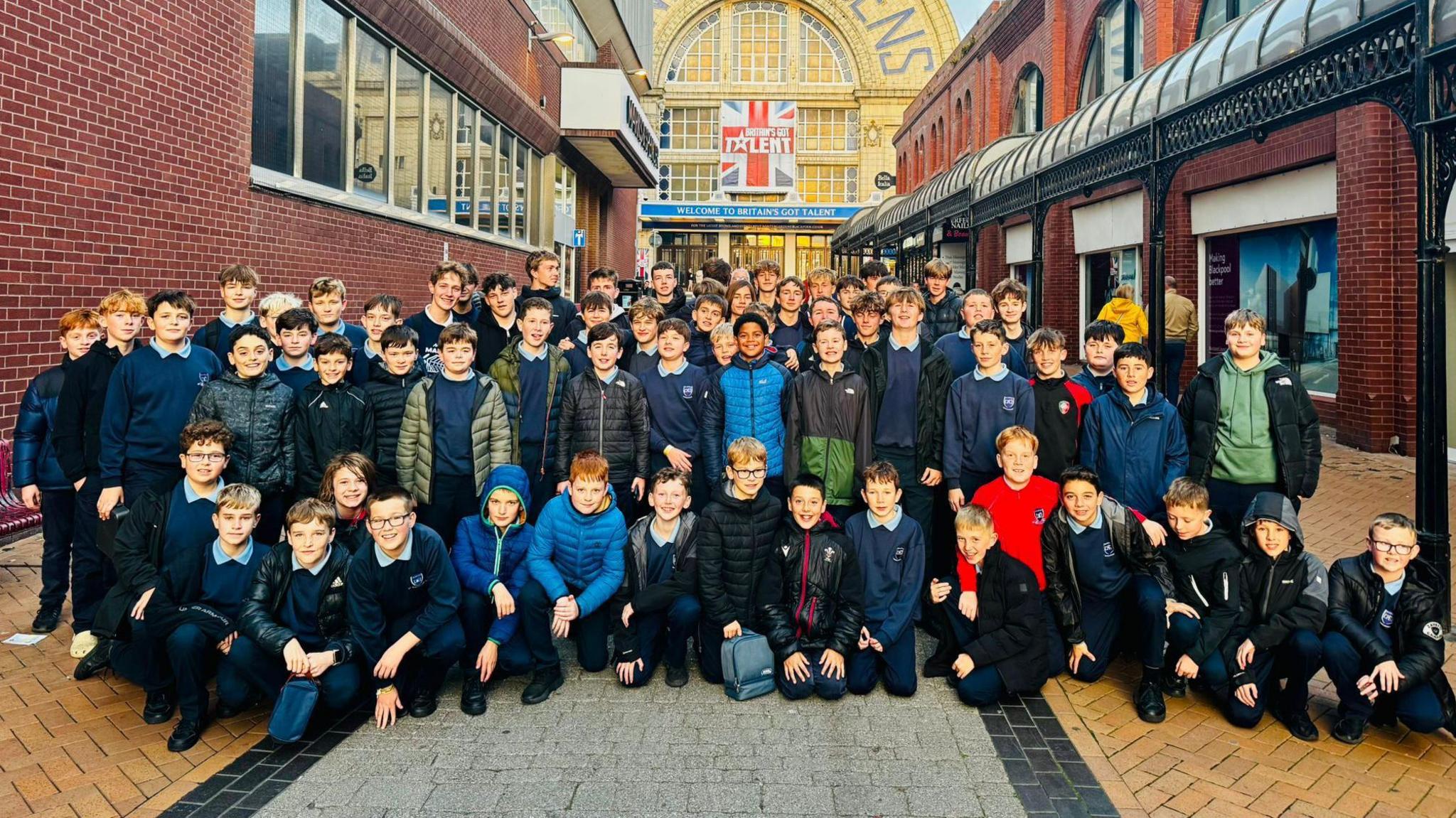 Côr bechgyn Glantaf