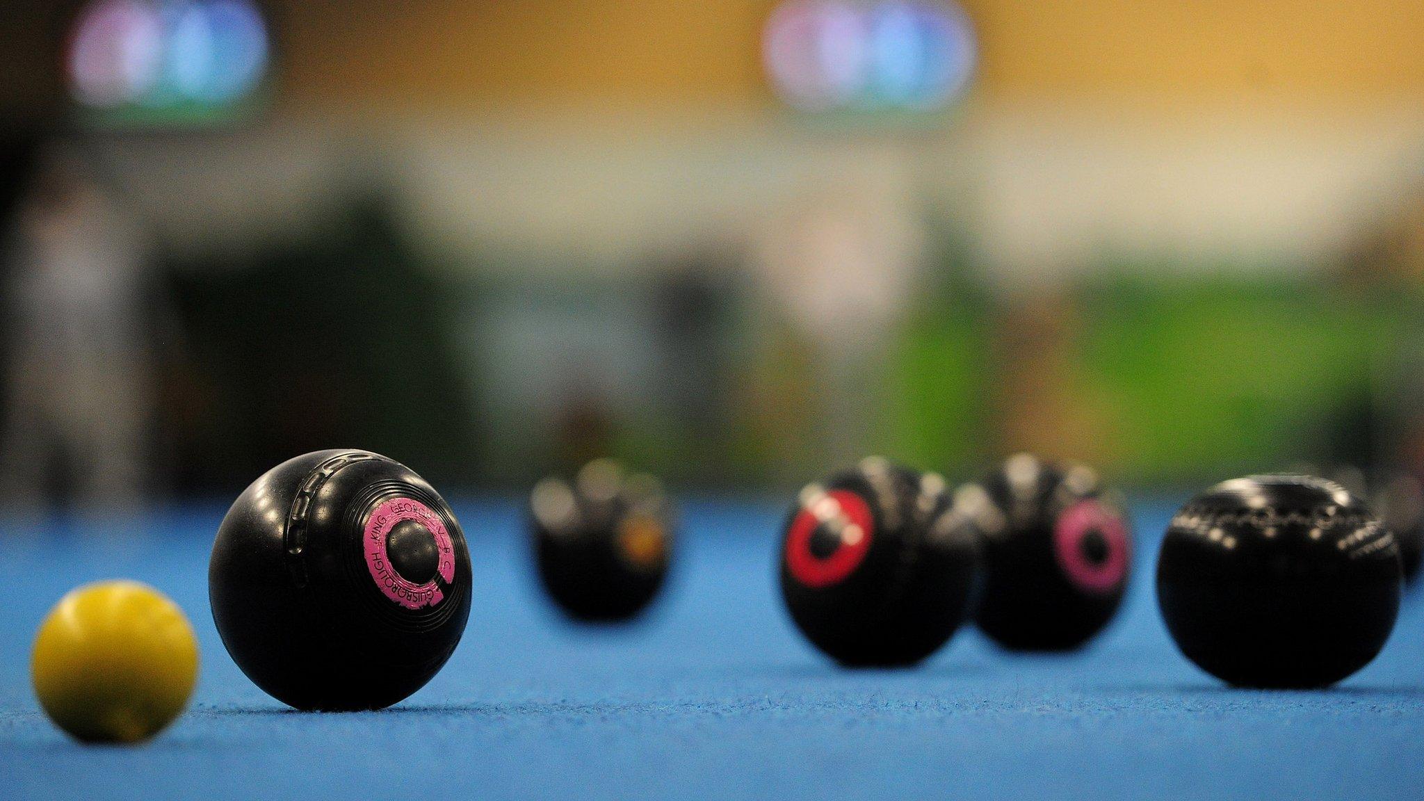 Indoor bowls