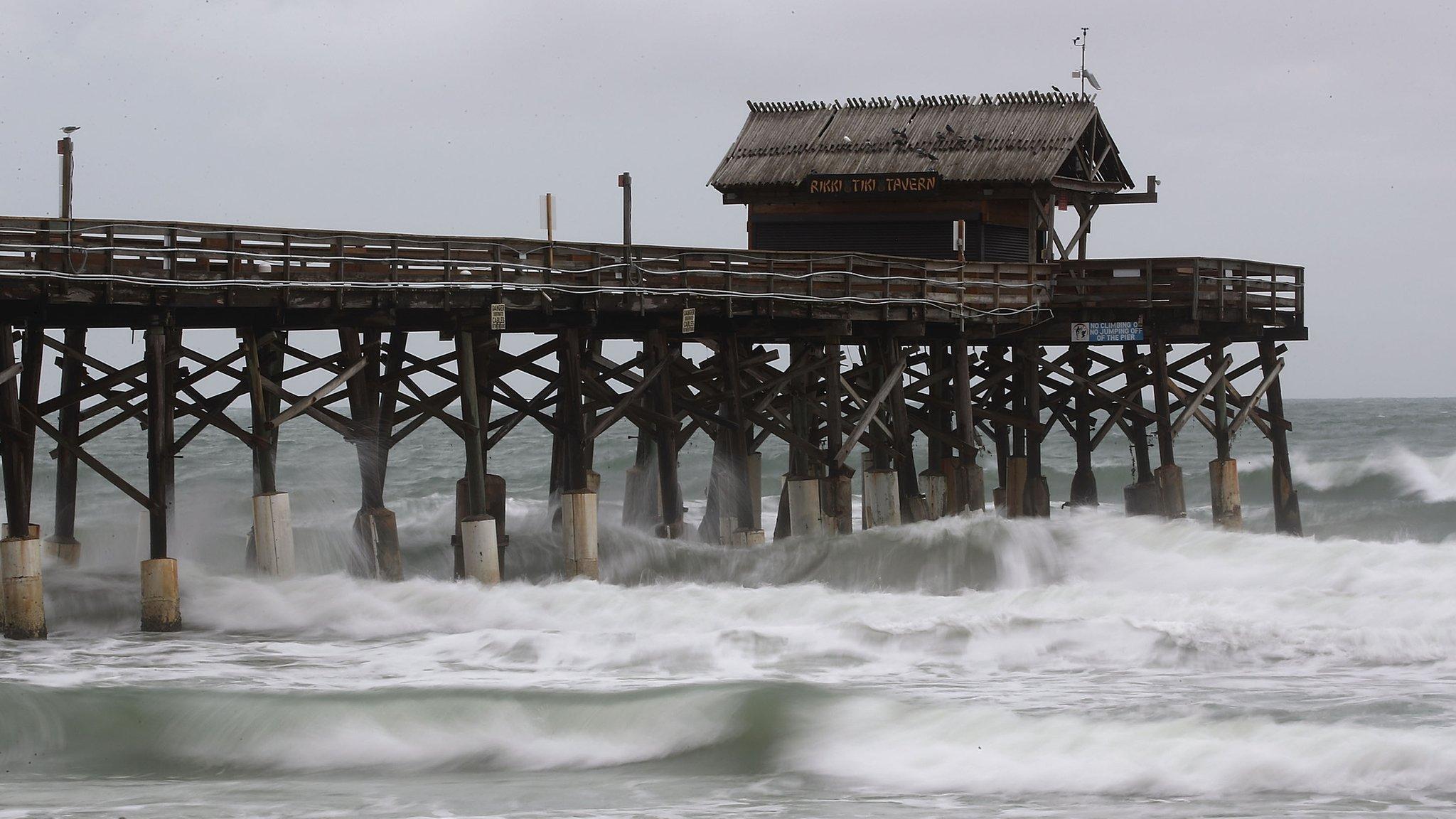 Hurricane Matthew bears down on Florida