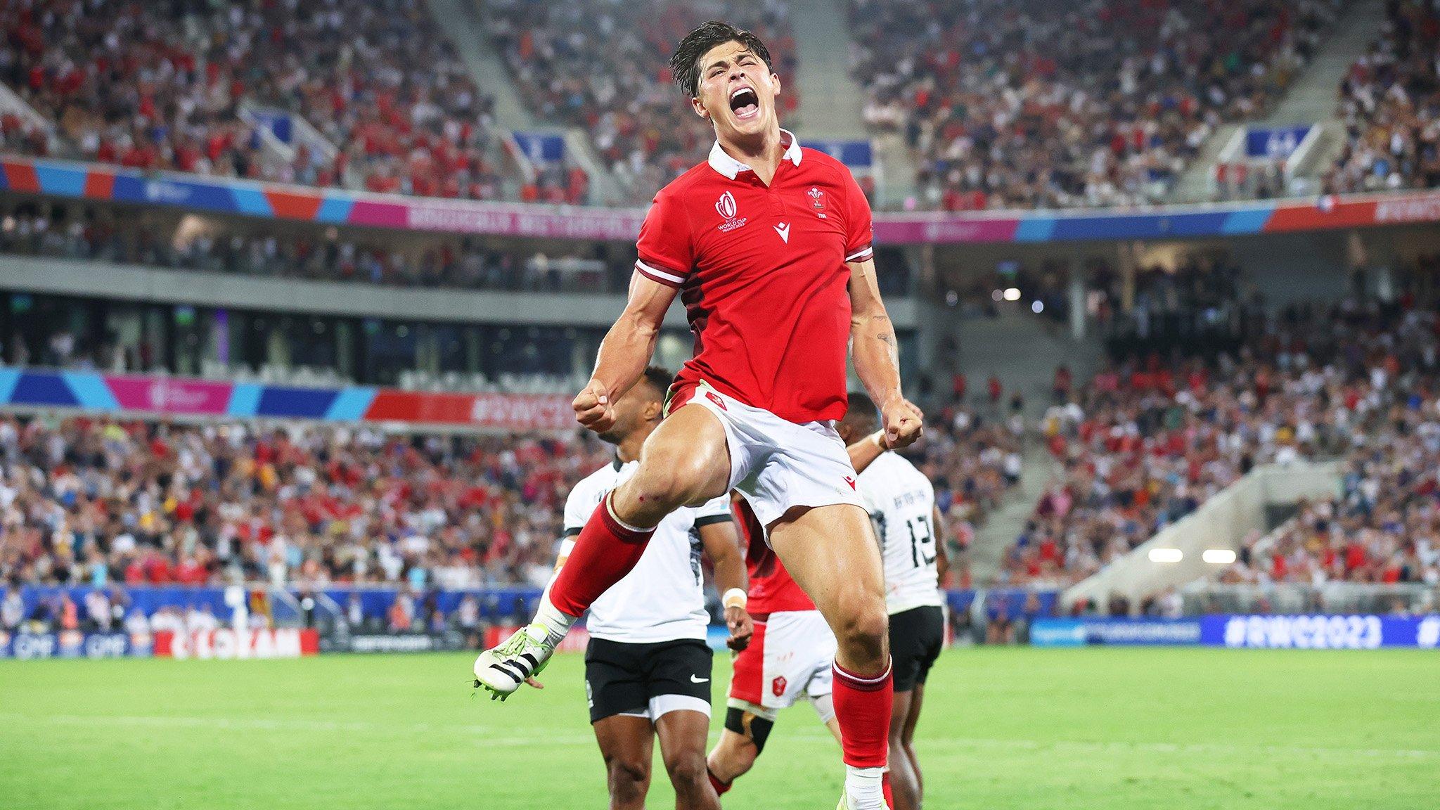 Louis Rees-Zammit celebrates