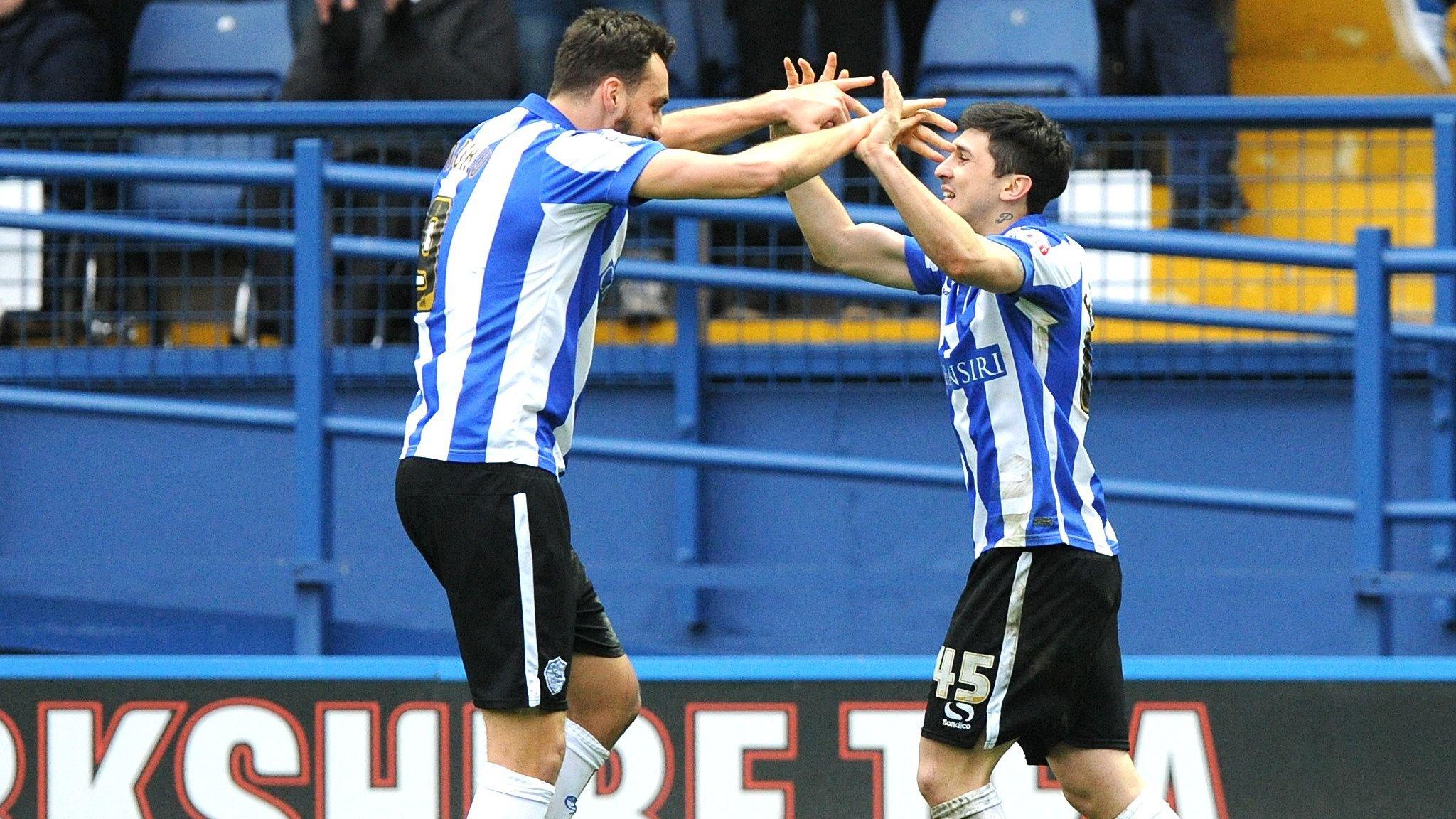 Fernando Forestieri (right)'s goal helped keep Wednesday's play-off hopes on track