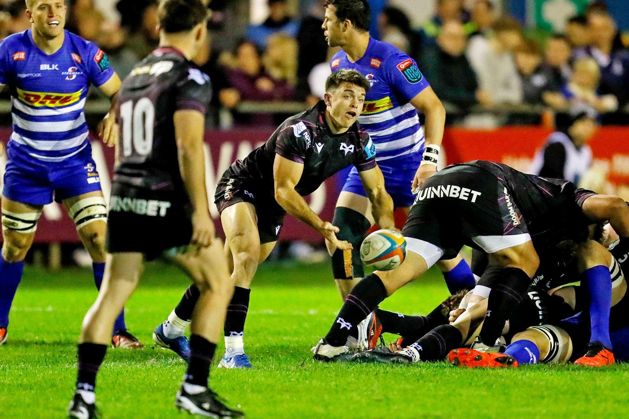 Reuben Morgan-Williams passes the ball for Ospreys against Stormers