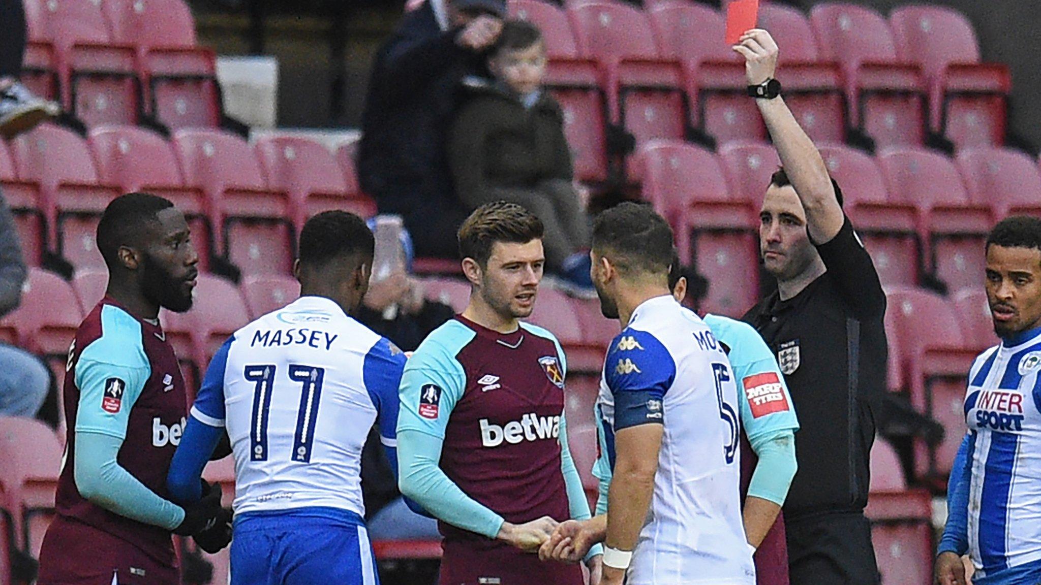 Arthur Masuaku sent off for West Ham