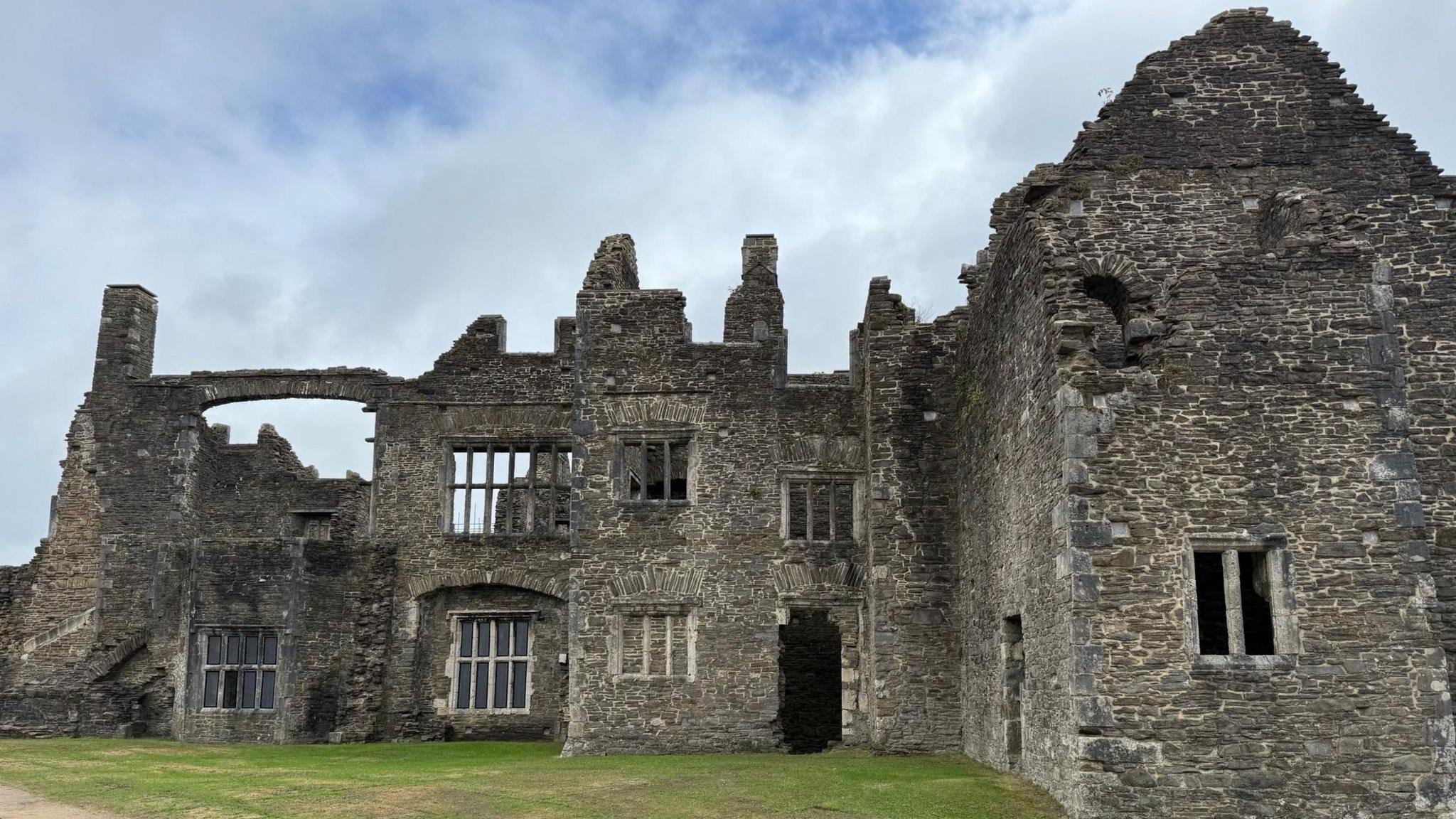 The ruins of Neath Abbey date back to the late 13th Century. The large scale means nearly the entire layout of the abbey and its buildings can still be seen today.