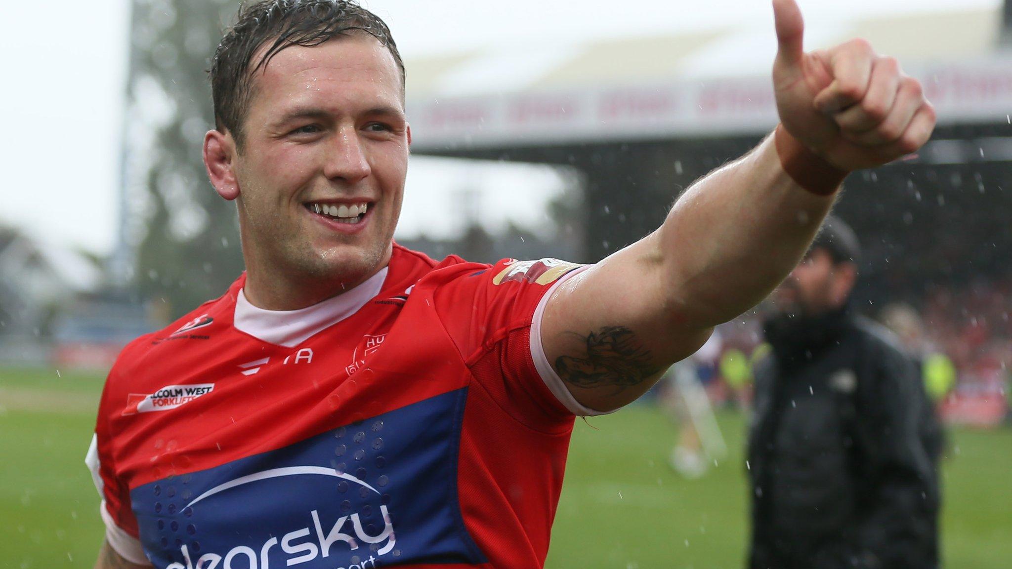 Hull KR's Shaun Lunt gives a thumbs up