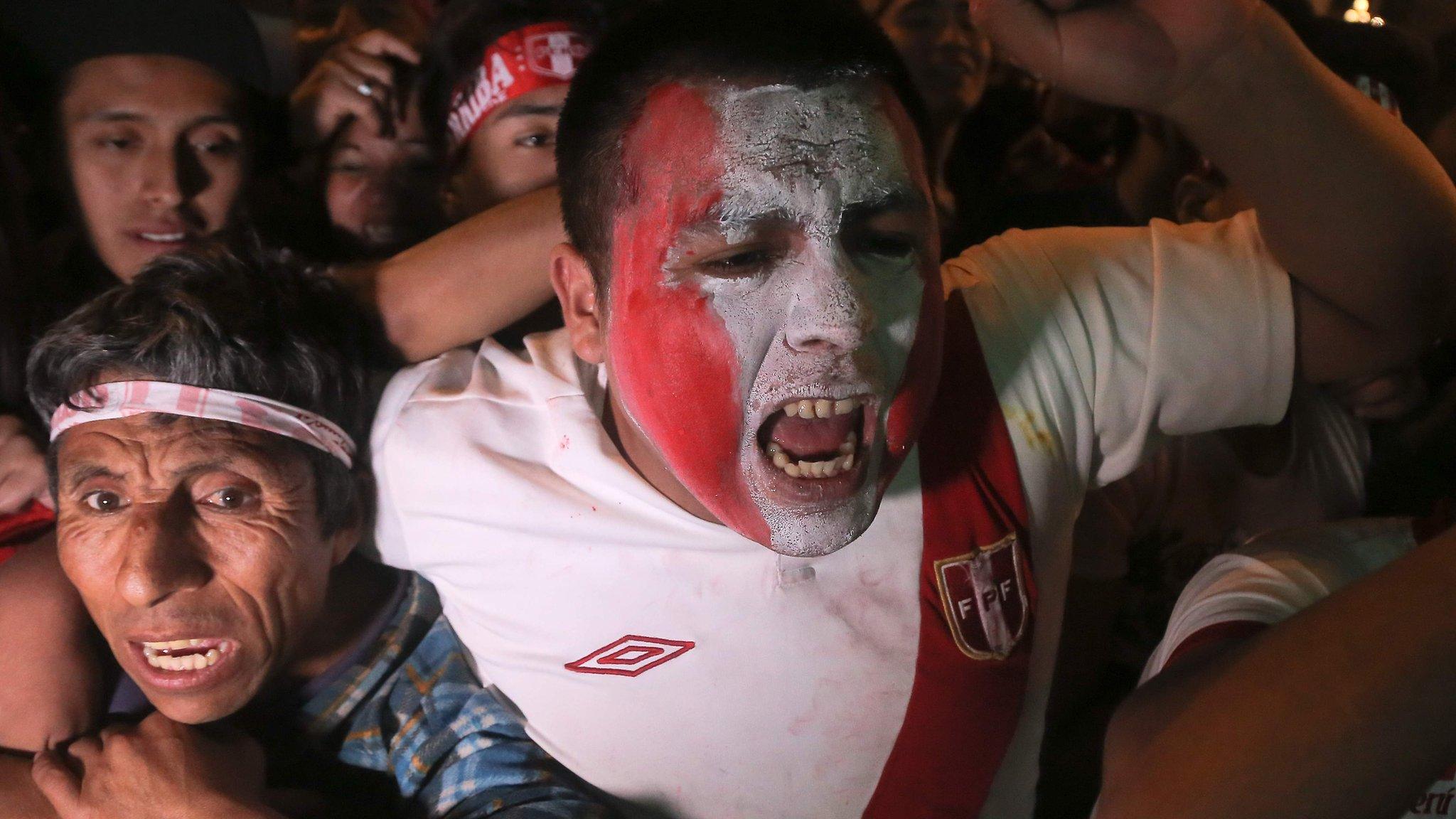 Peru fans