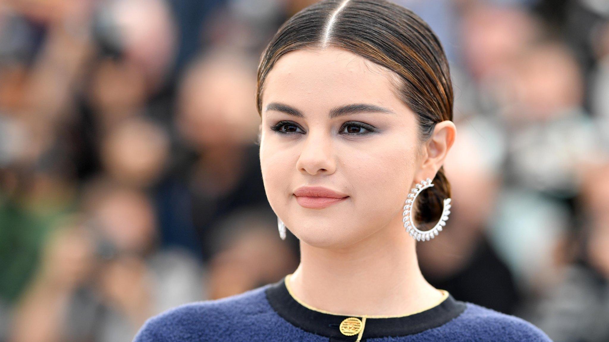 Selena-Gomez-talks-about-mental-health-and-social-media