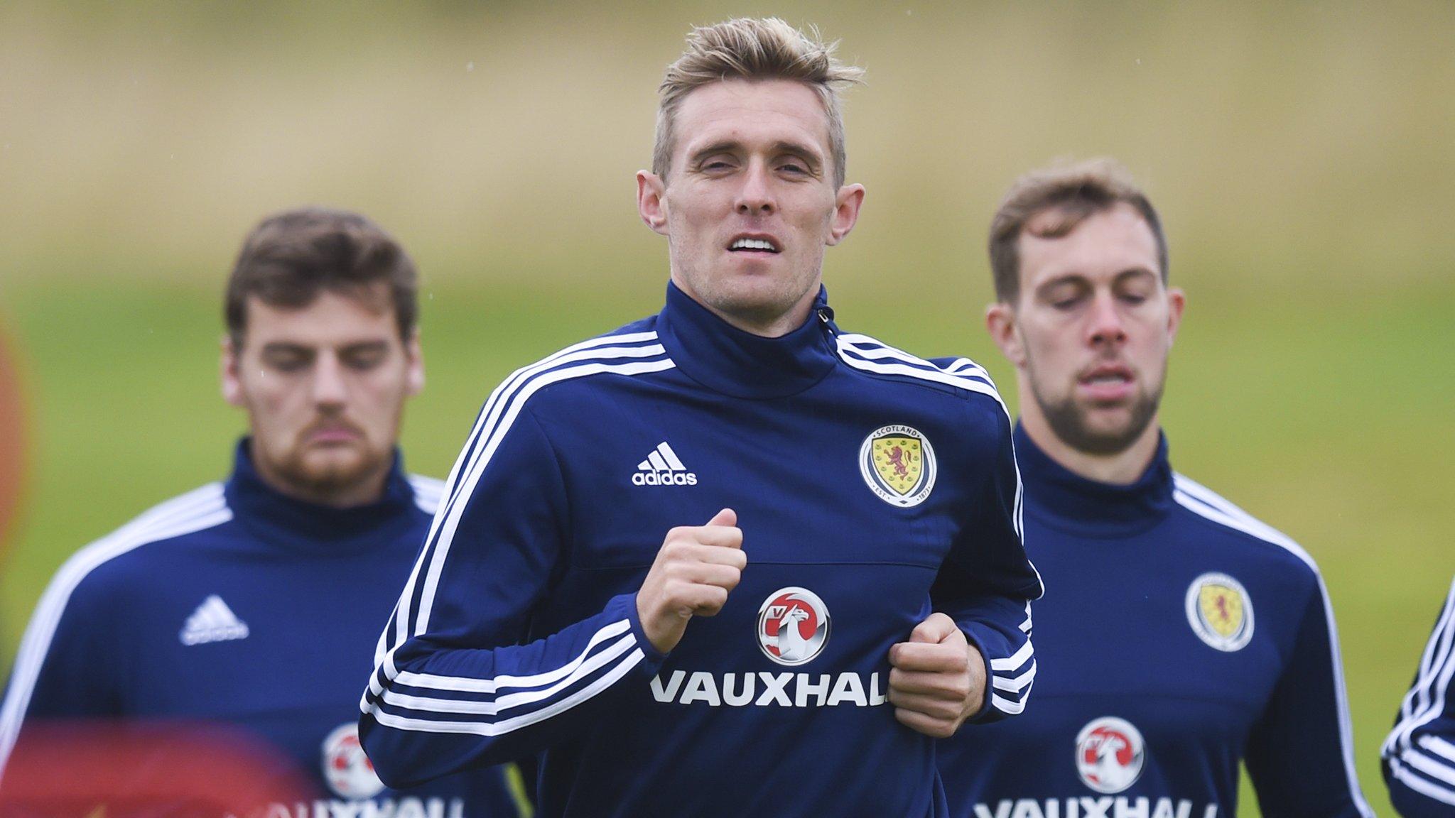 Darren Fletcher trains with the Scotland squad