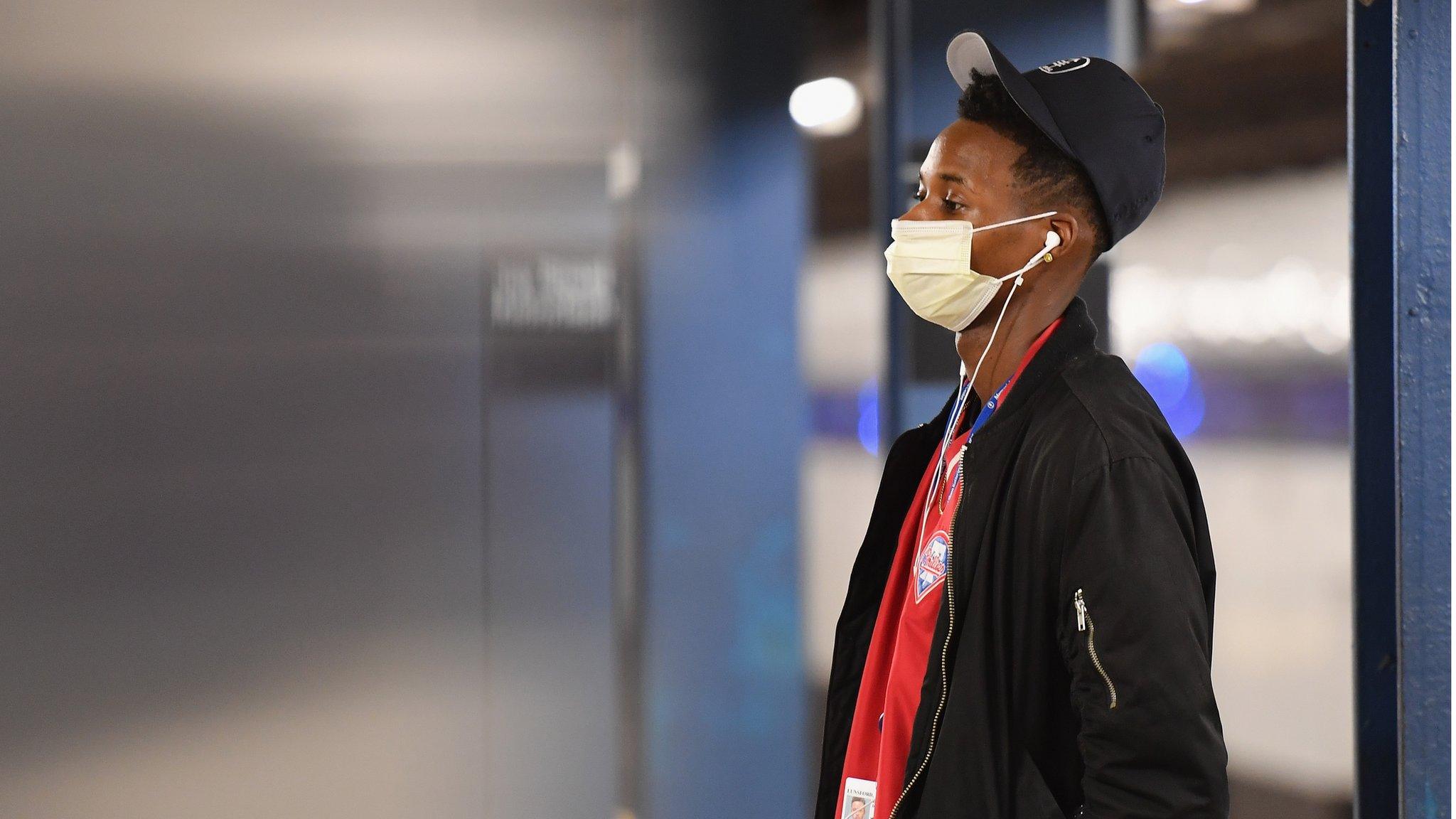 A man with a face mask in New York