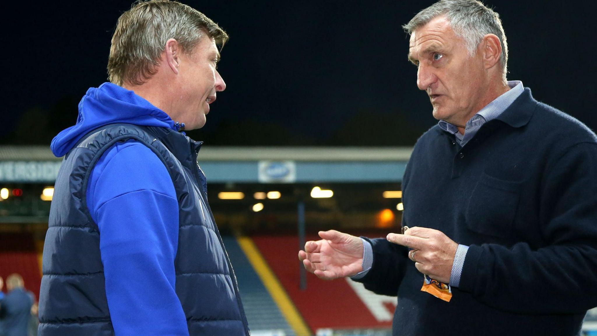 Tony Mowbray speaks to Jon Dahl Tomasson