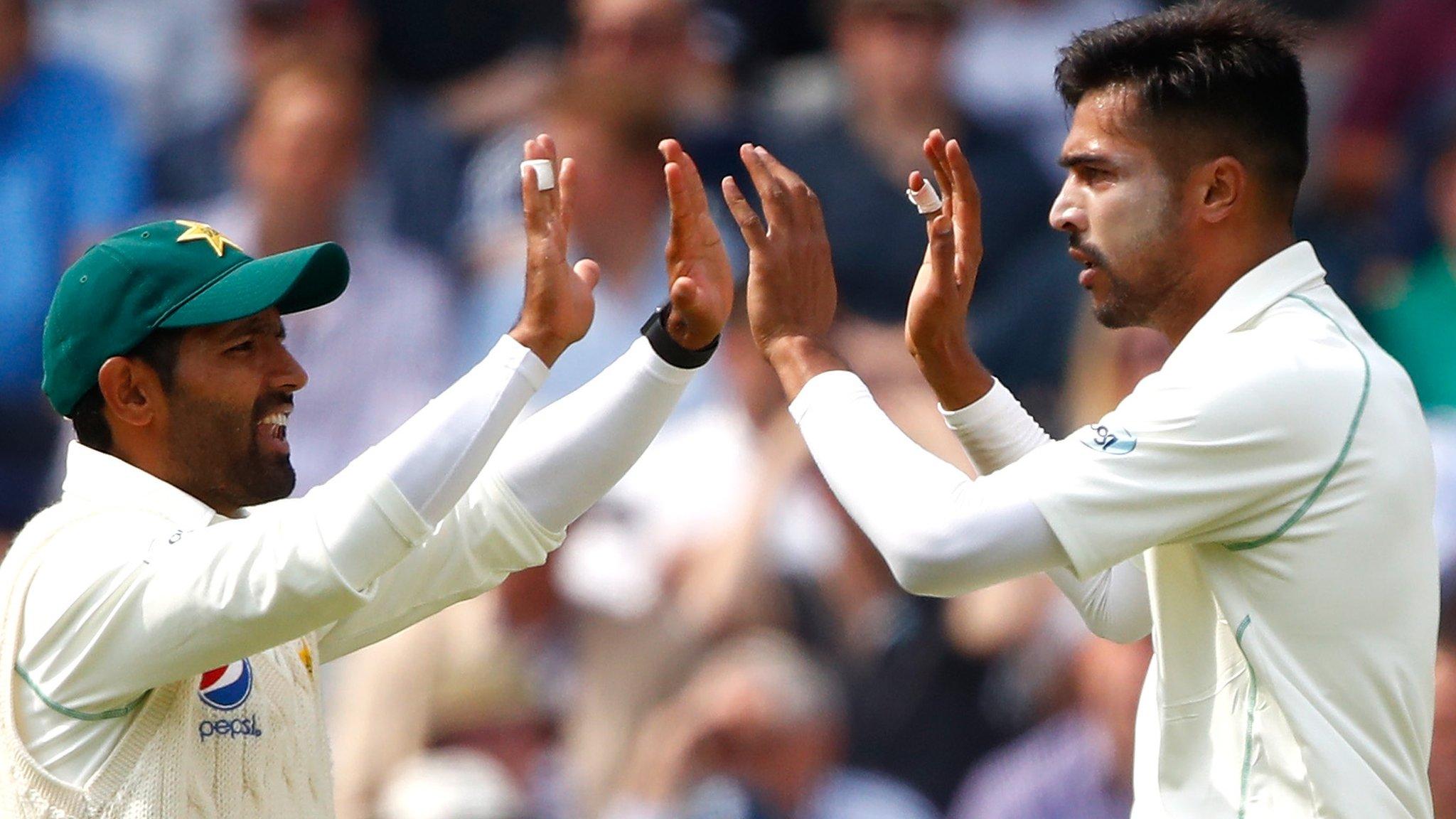 Pakistan celebrate an England wicket at Lord's