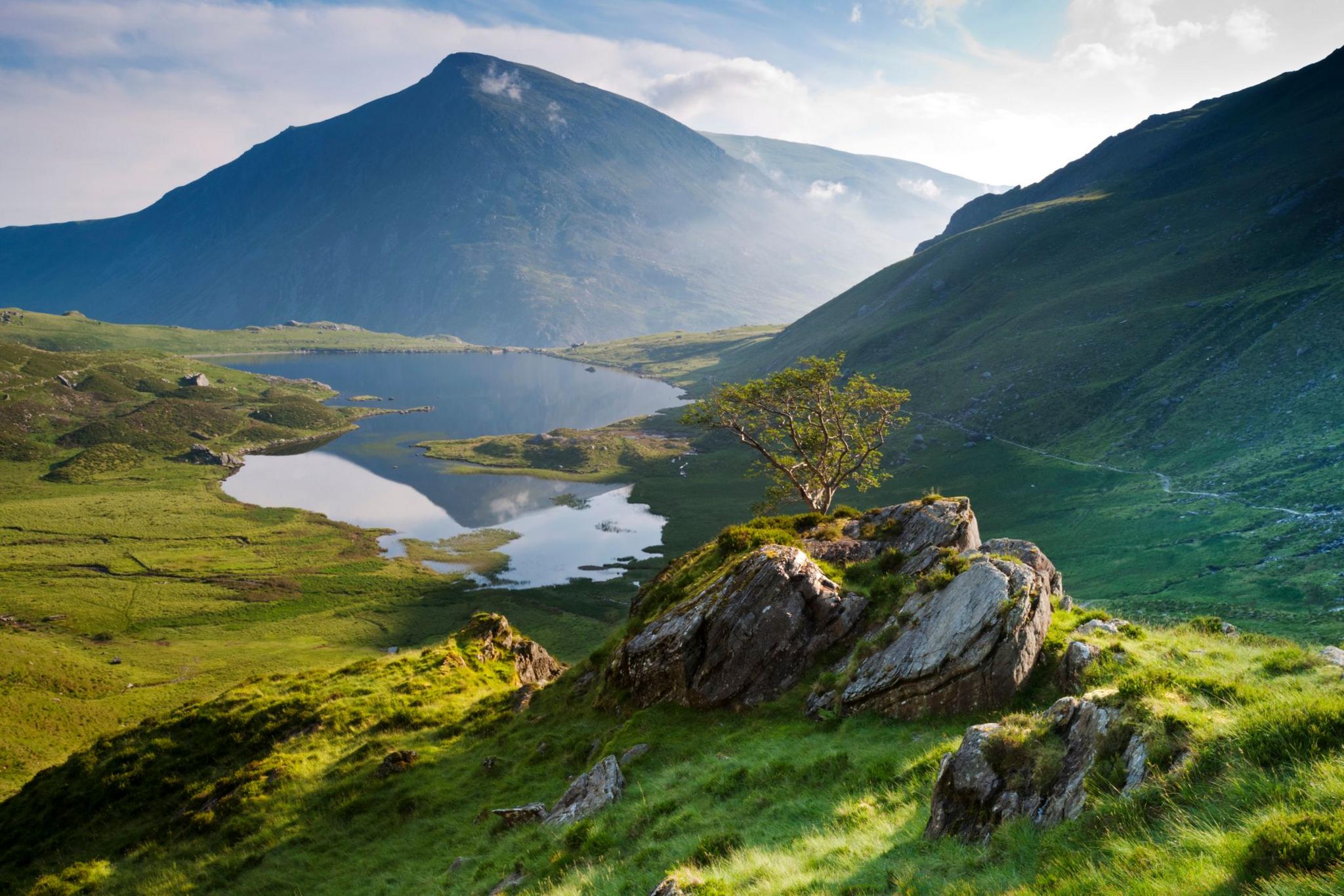 Llyn (Lake) Idwal and the peak of Pen yr Ole Wen in the distance, Snowdonia National Park. 