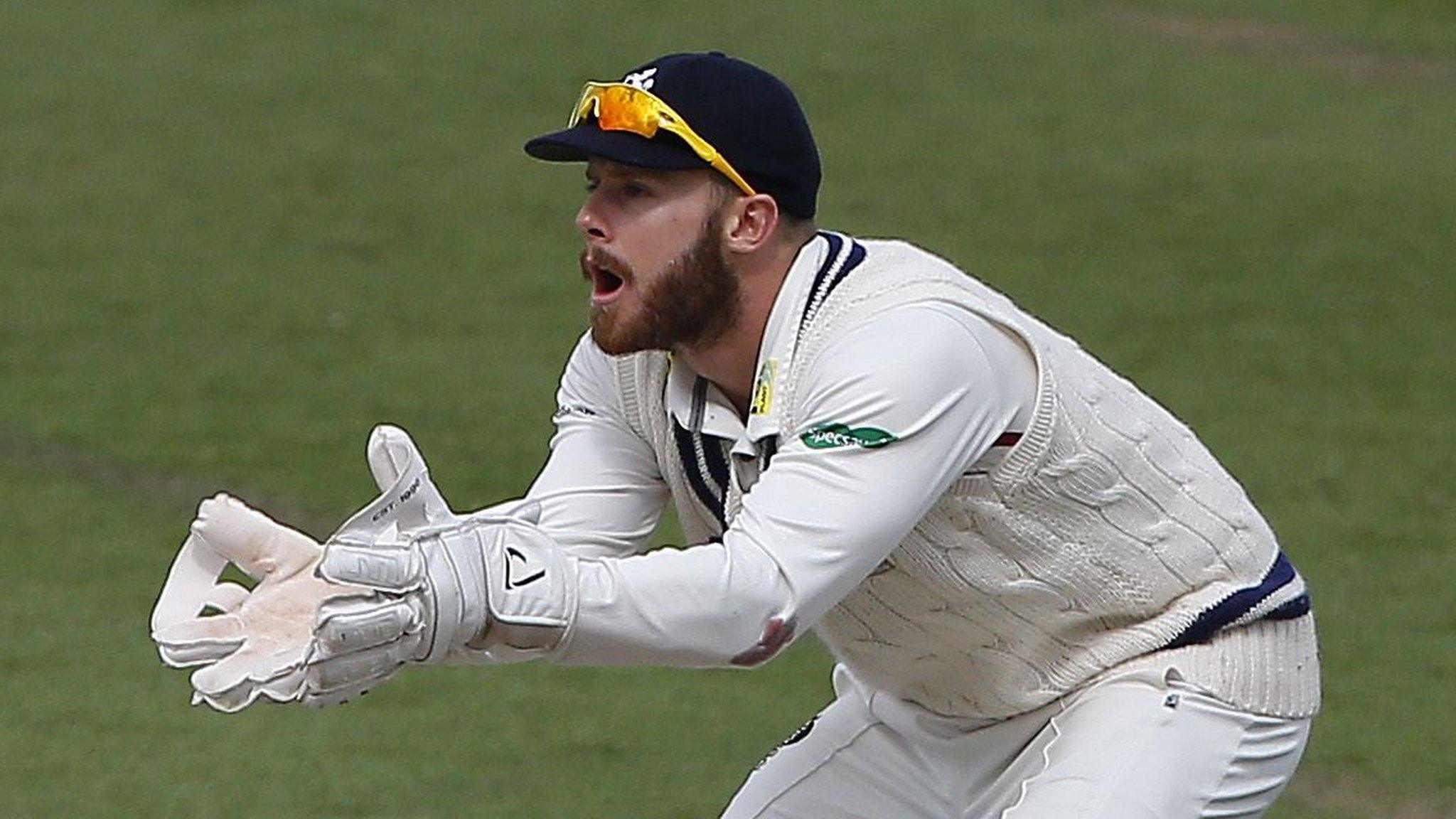 Adam Rouse: Kent wicketkeeper signs contract extension - BBC Sport