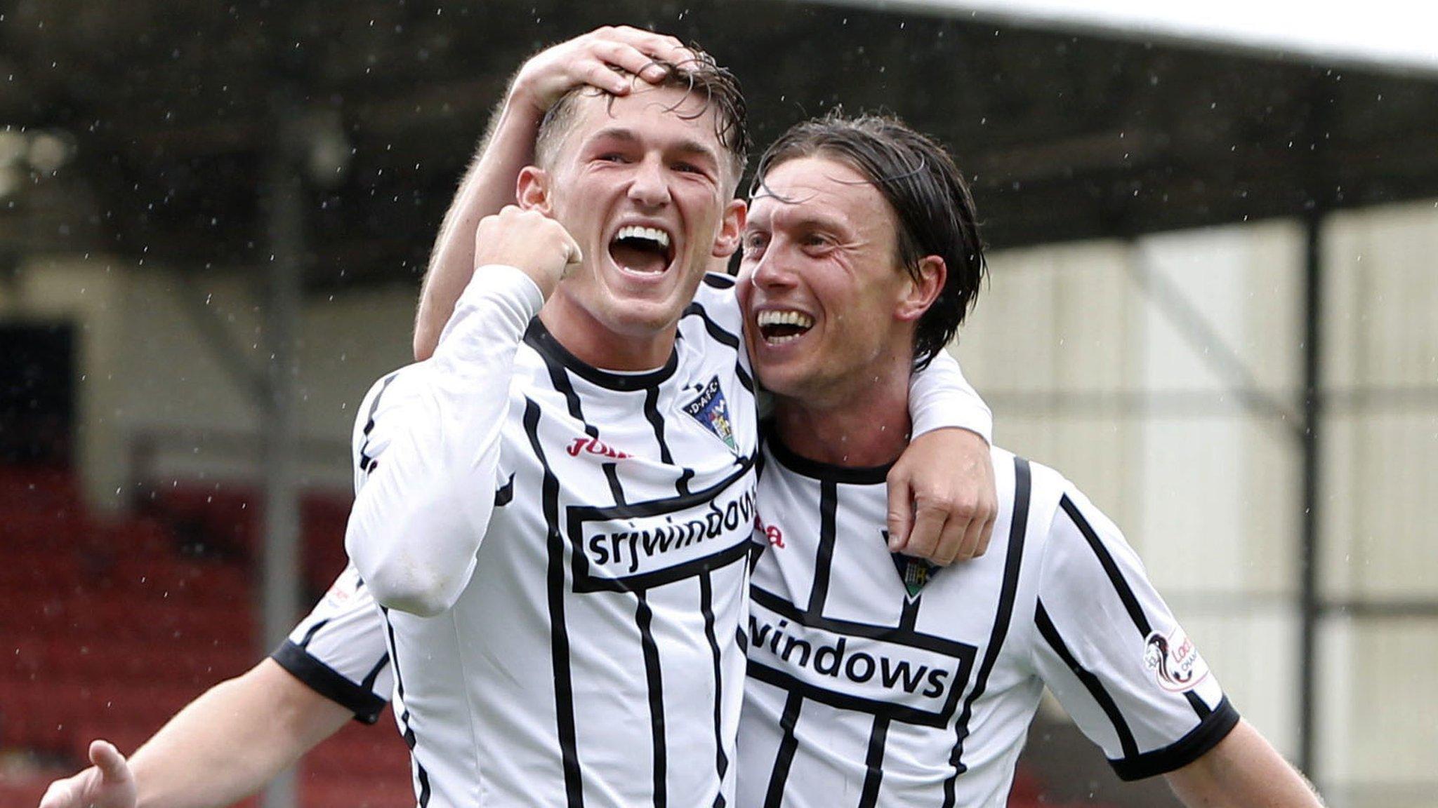 Dunfermline's David Hopkirk (left) celebrates his goal with Joe Cardle