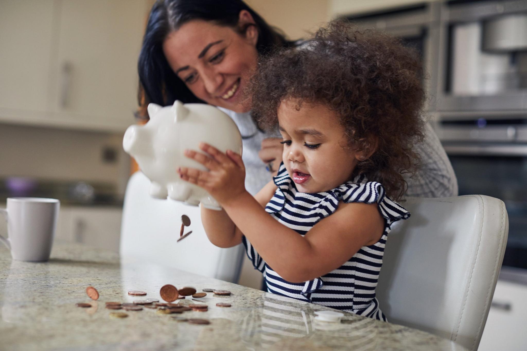 girl-with-piggy-bank