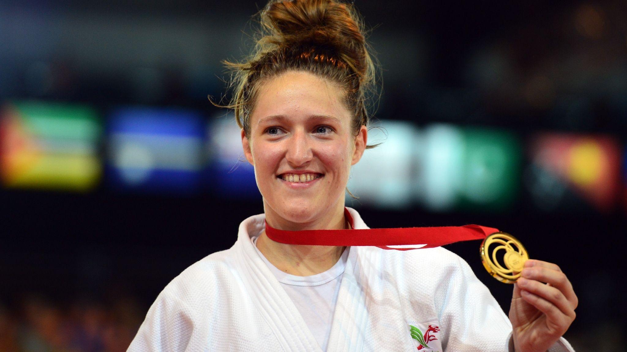 Natalie Powell with a gold medal at the 2014 Commonwealth Games