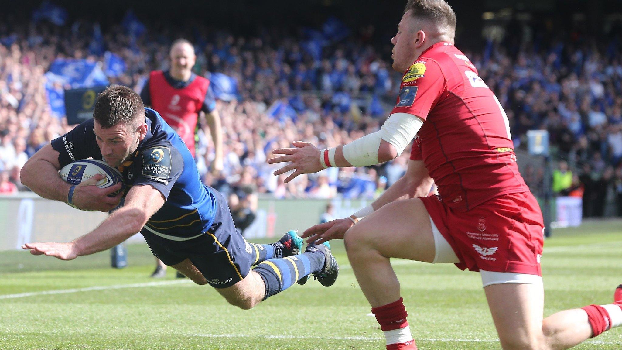 Fergus Mcfadden scores Leinster's third try