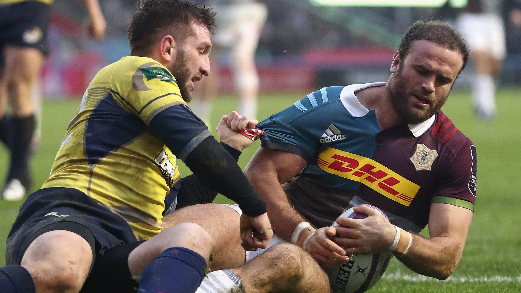Jamie Roberts scores