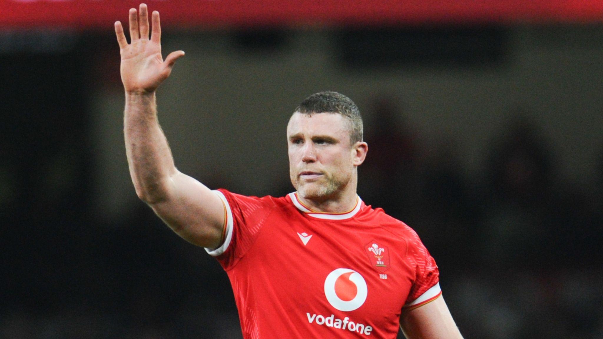 Will Rowlands waves to the crowd