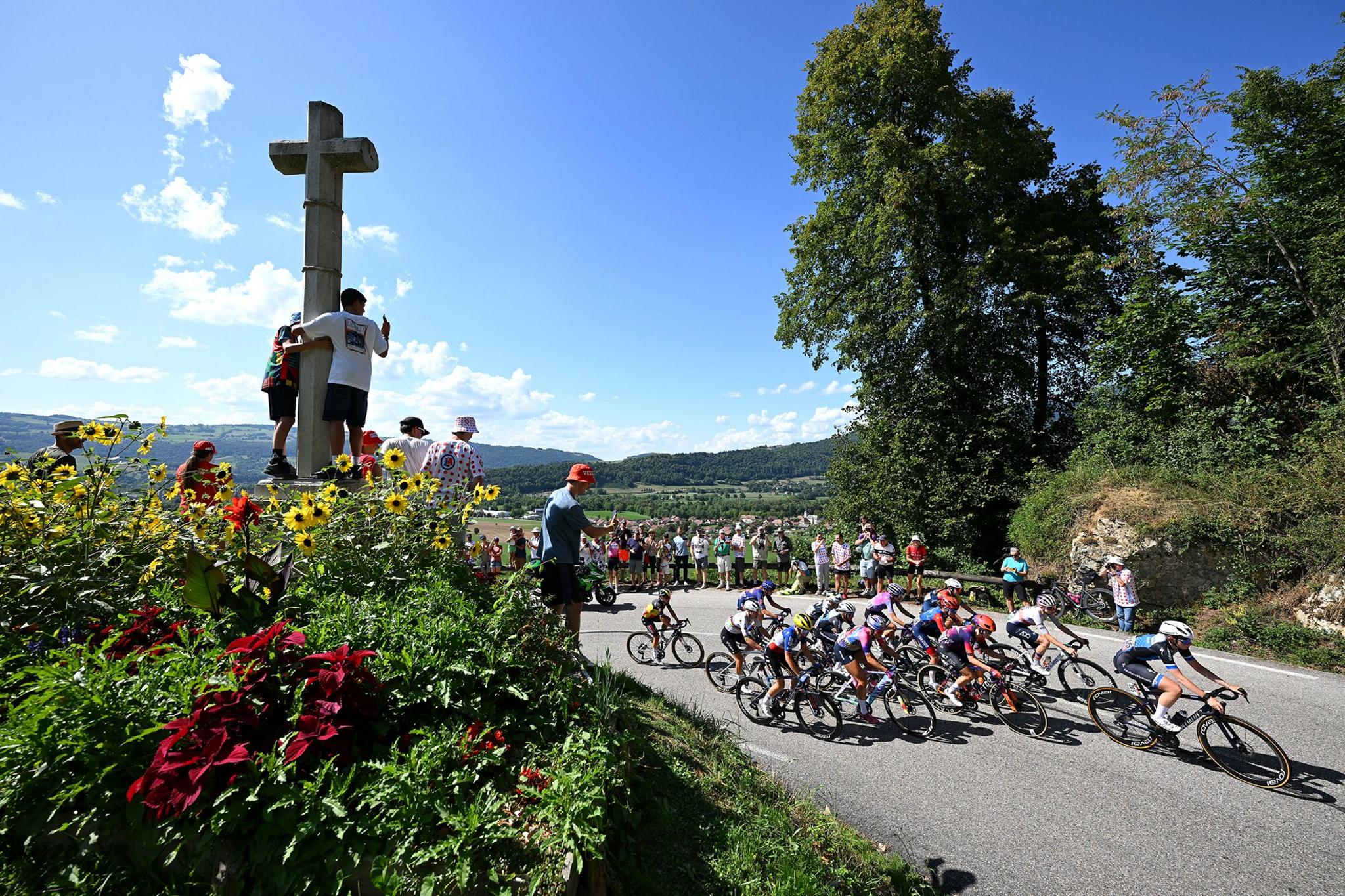 Cyclists compete in the breakaway climbing to the Cote de Berland (501m) during the 4th Tour de France Femmes 2025, Stage 7 a 159.7km stage from Bourg-en-Bresse to Chambery. Photo by Tim de Waele