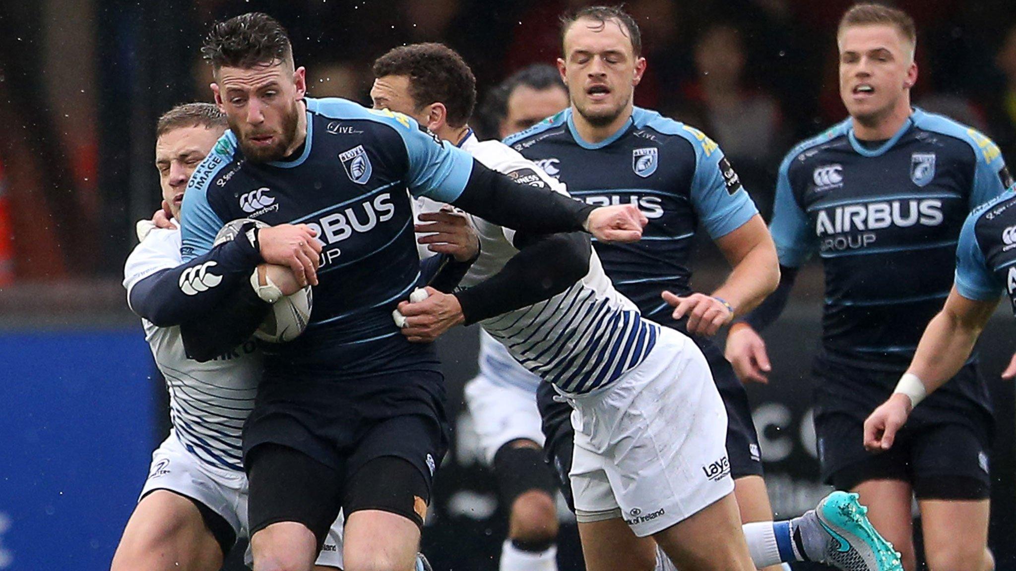 Alex Cuthbert takes on the Leinster defence