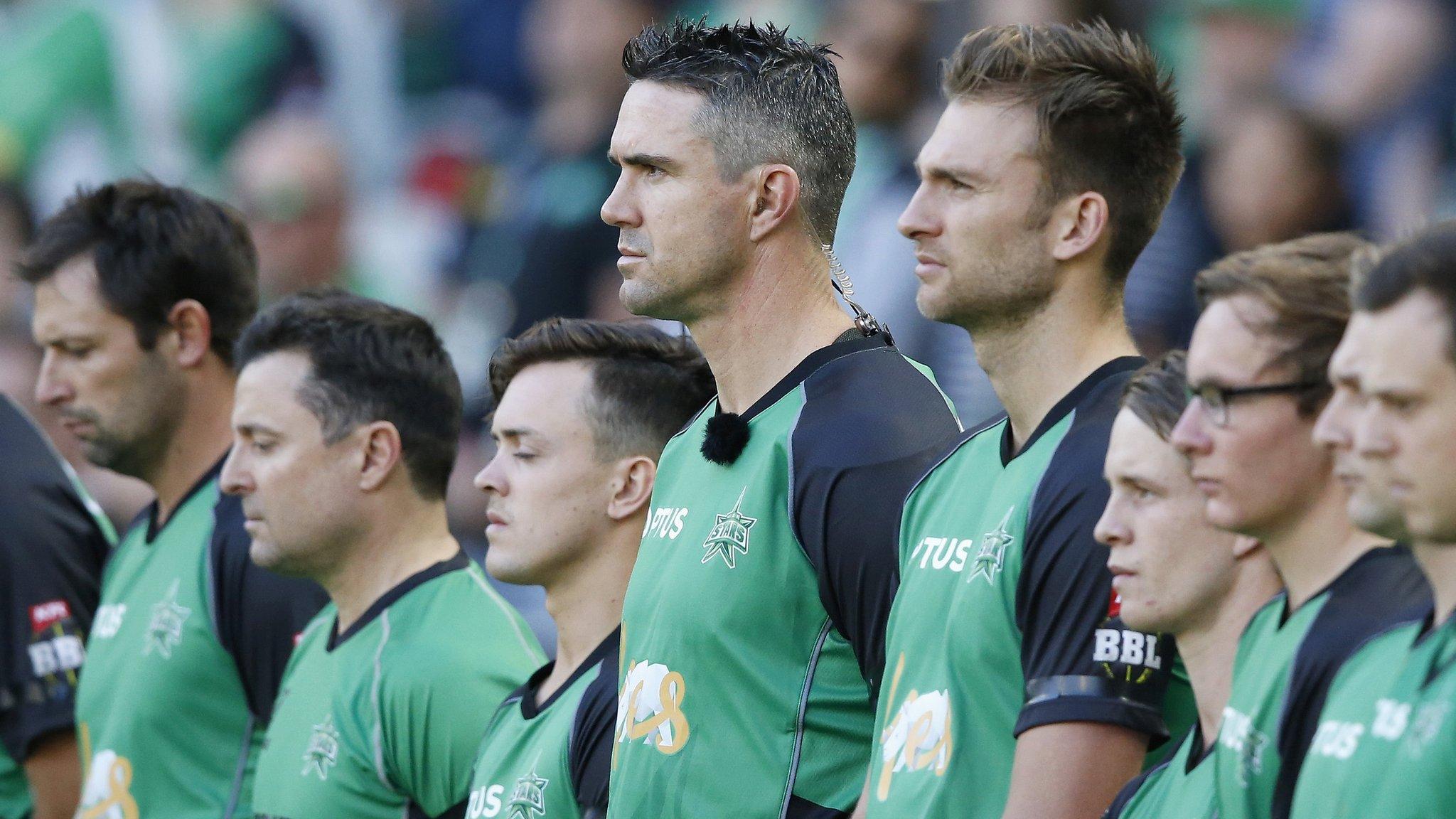 Kevin Pietersen (fourth left) with his Melbourne Stars team-mates