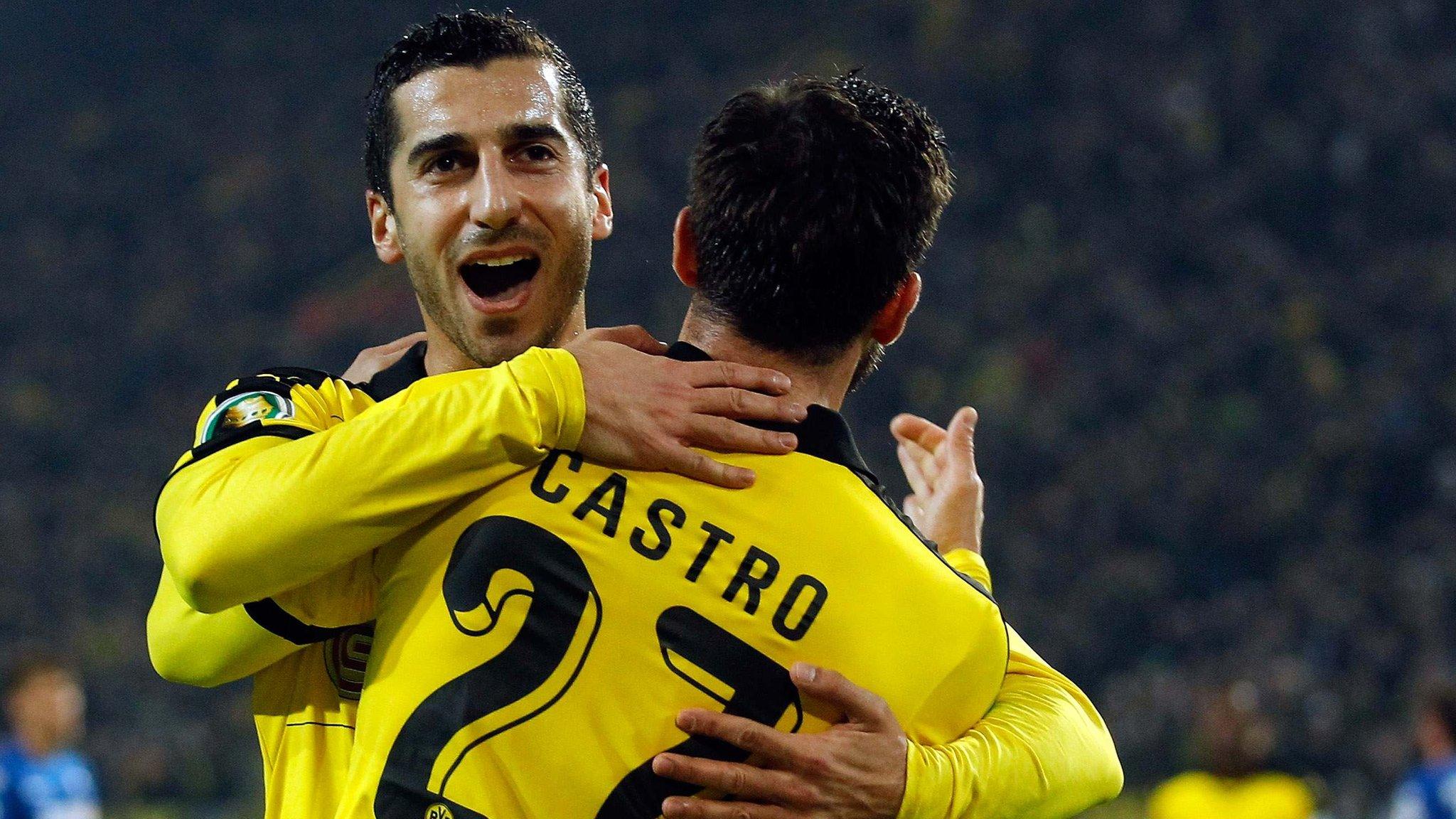 Gonzalo Castro (27) celebrates with Henrikh Mkhitaryan