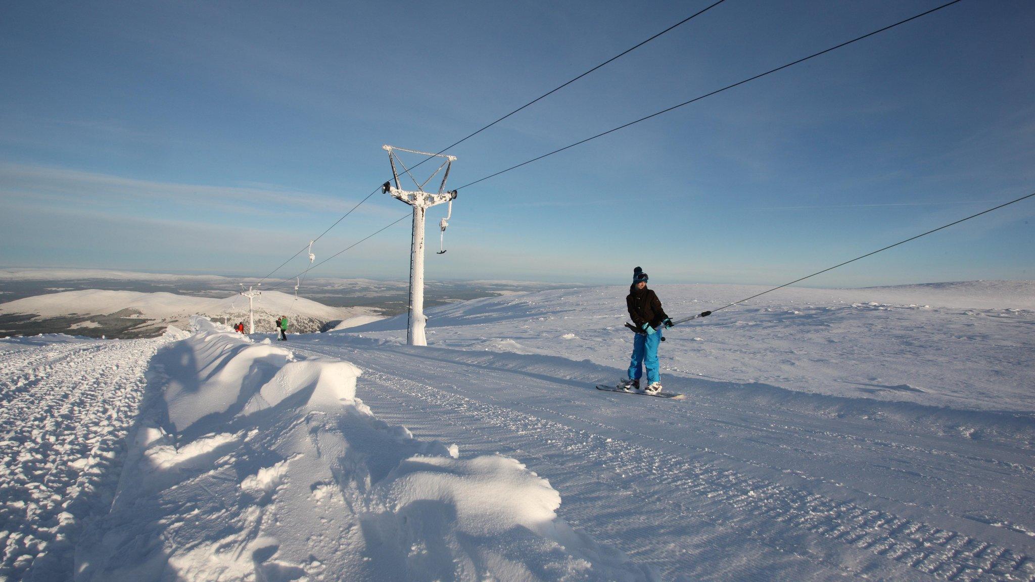 Skier at CairnGorm Mountain