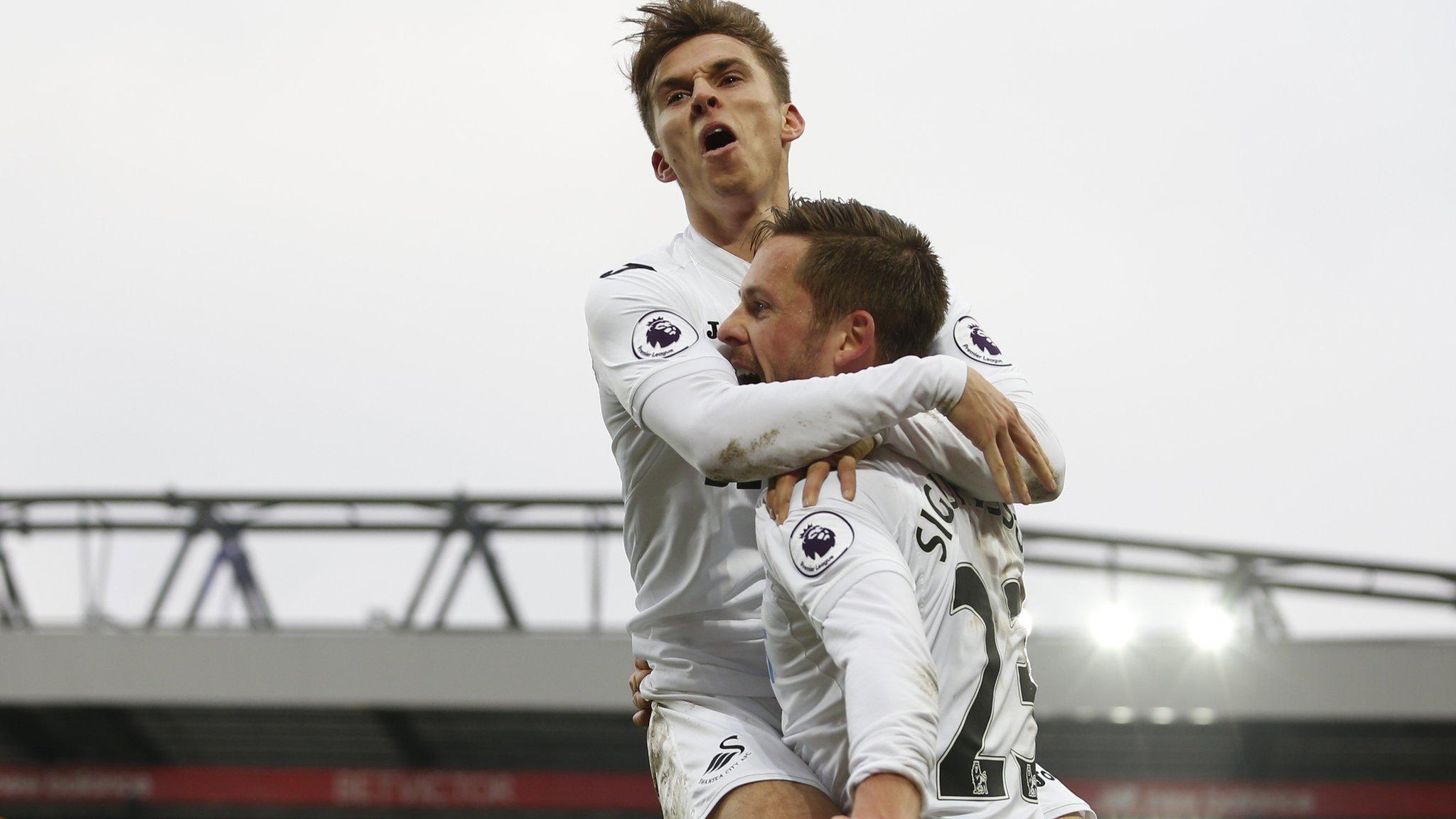 Tom Carroll and Gylfi Sigurdsson