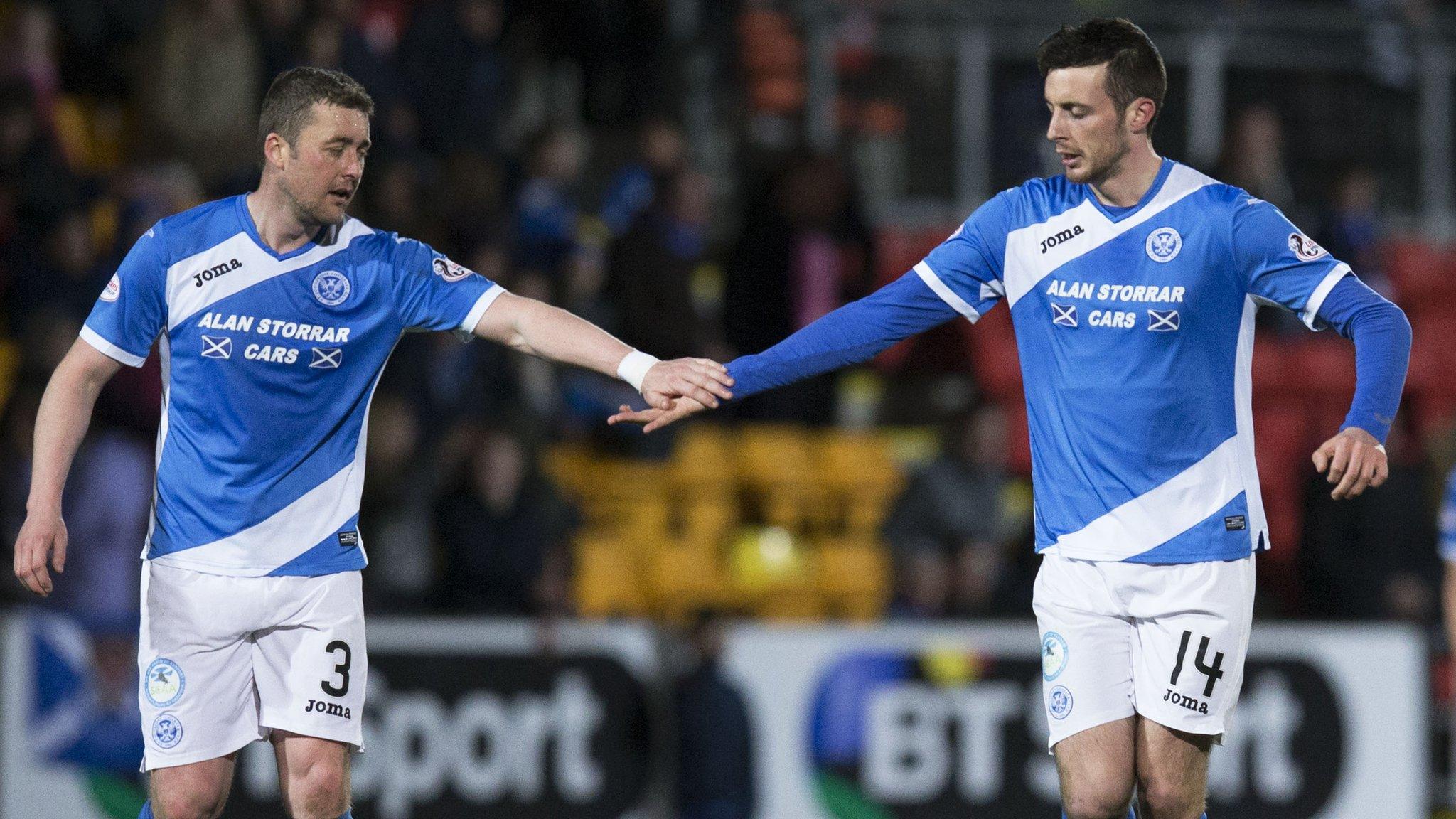 St Johnstone's Joe Shaughnessy (right) and Tom Scobbie.