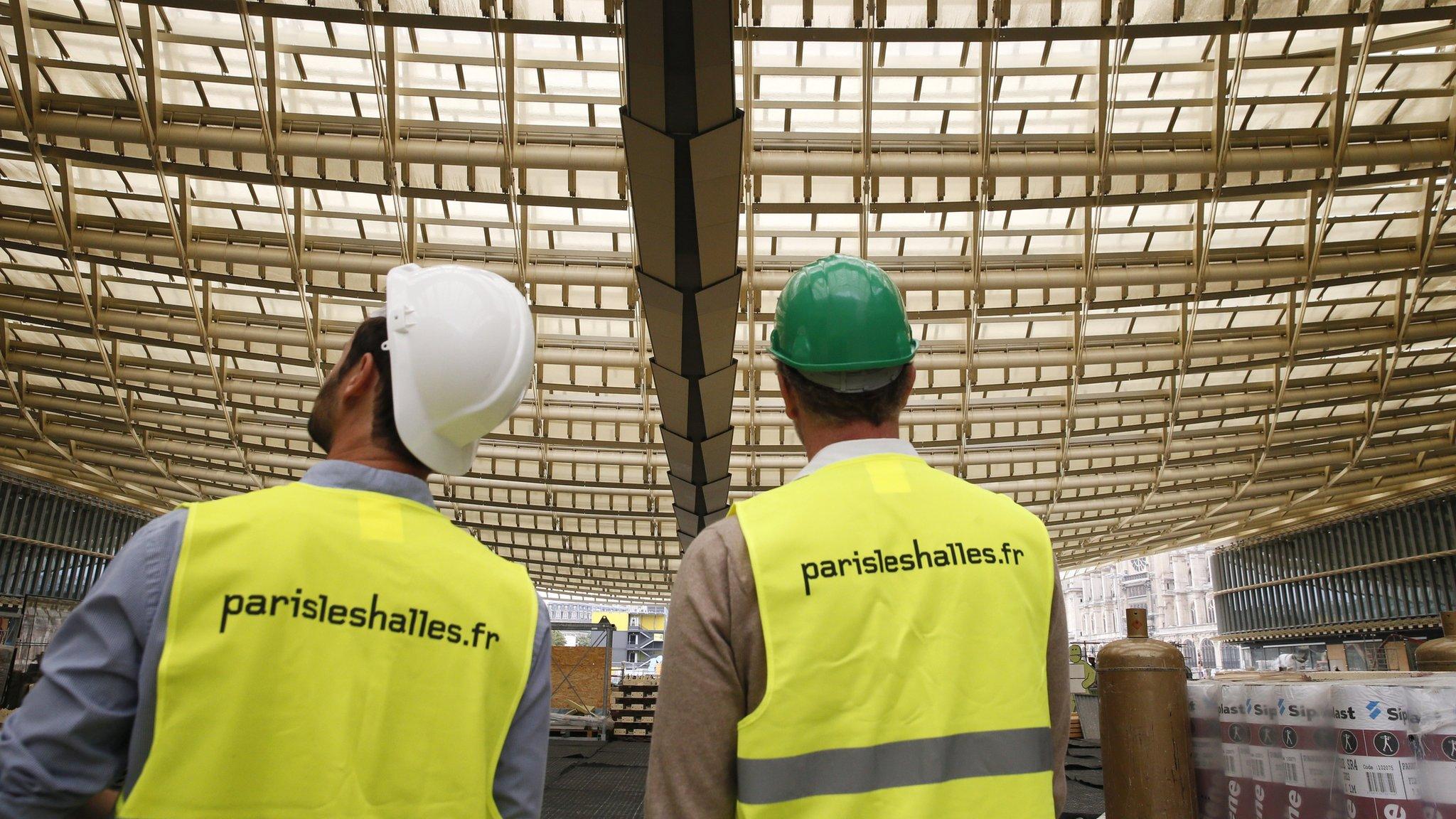 French workers on a building site