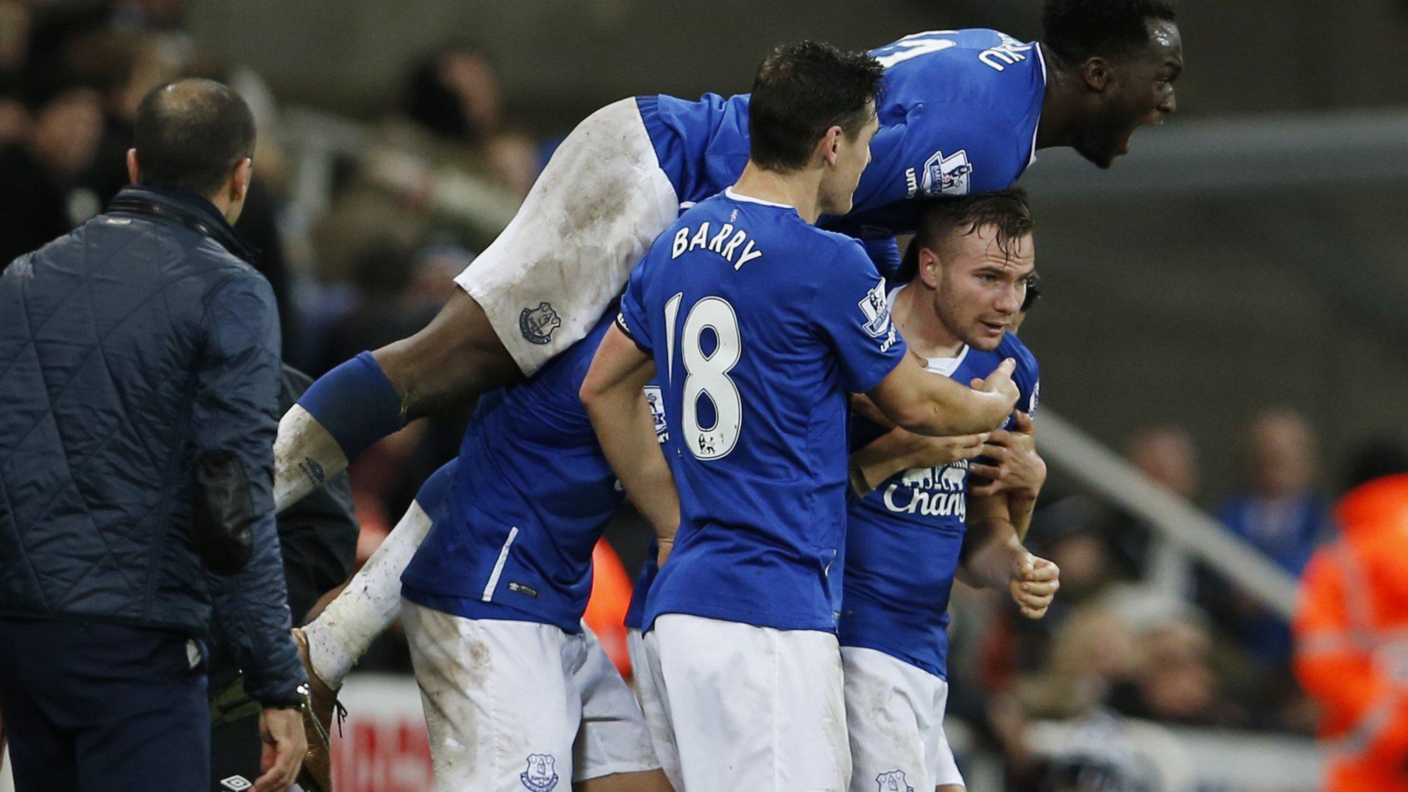 Tom Cleverley celebrates