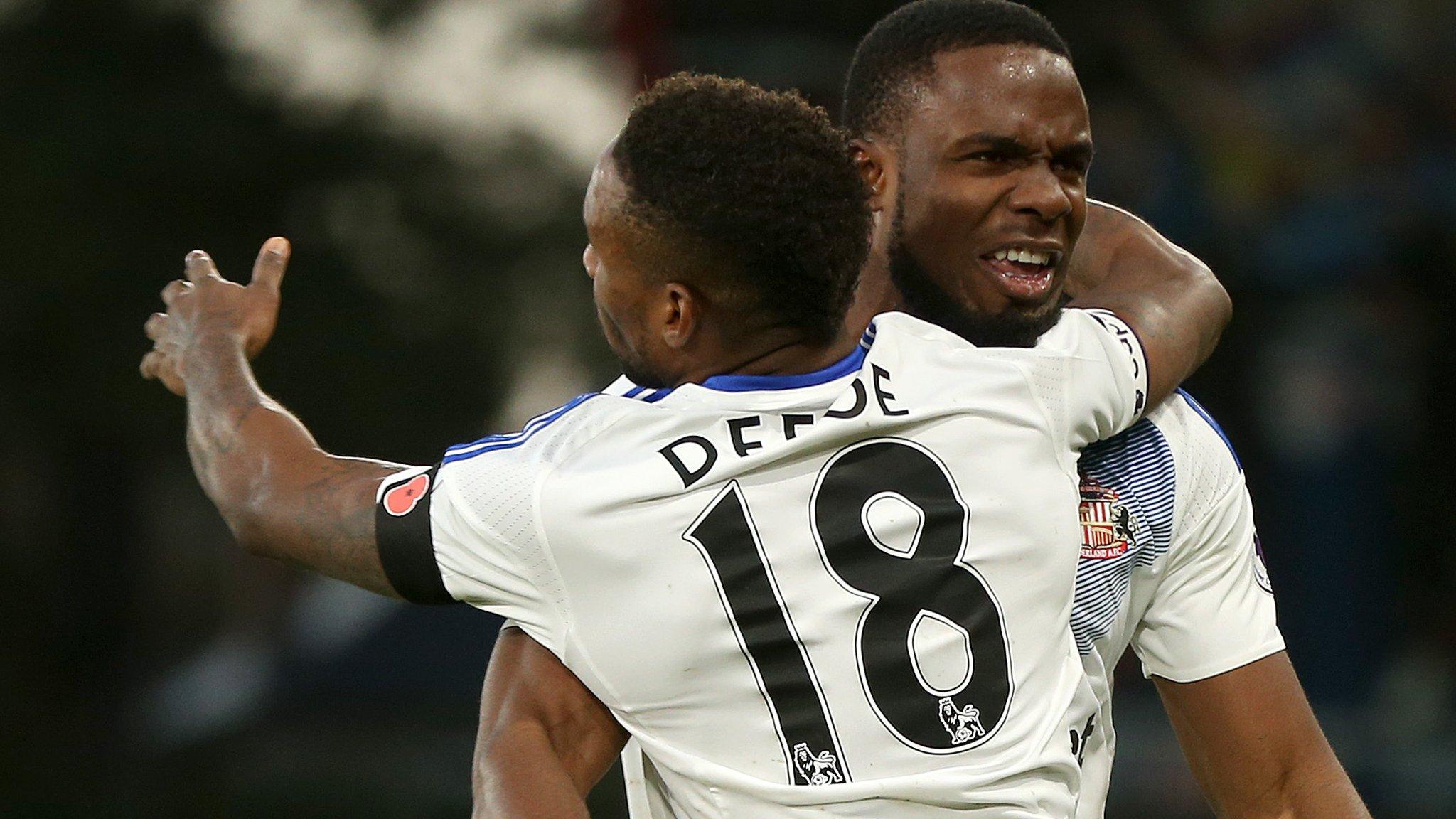 Defoe and Anichebe celebrate for Sunderland