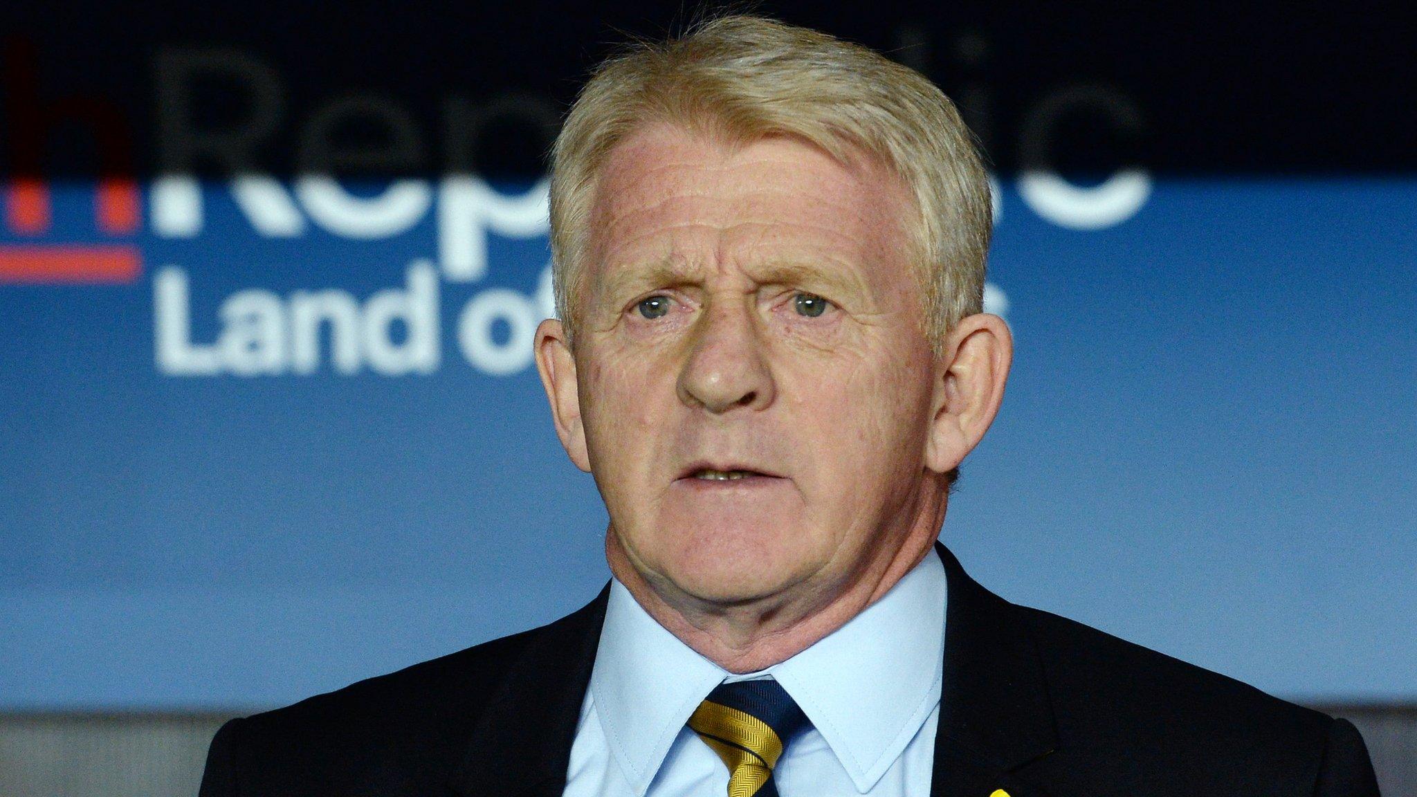 Gordon Strachan looks on anxiously during Scotland's win in Prague