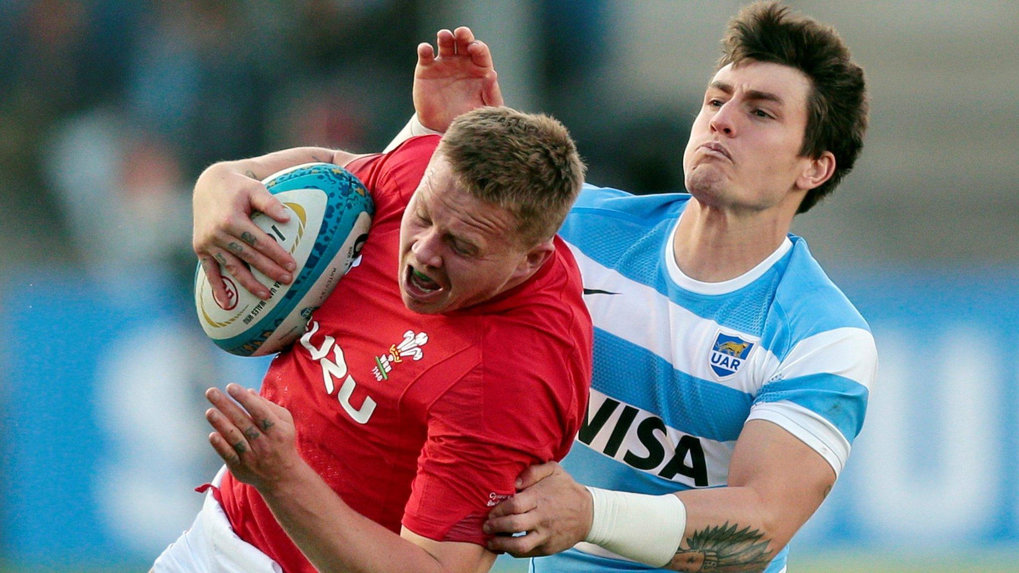 Wales' James Davies and Argentina's Gonzalo Bertranou