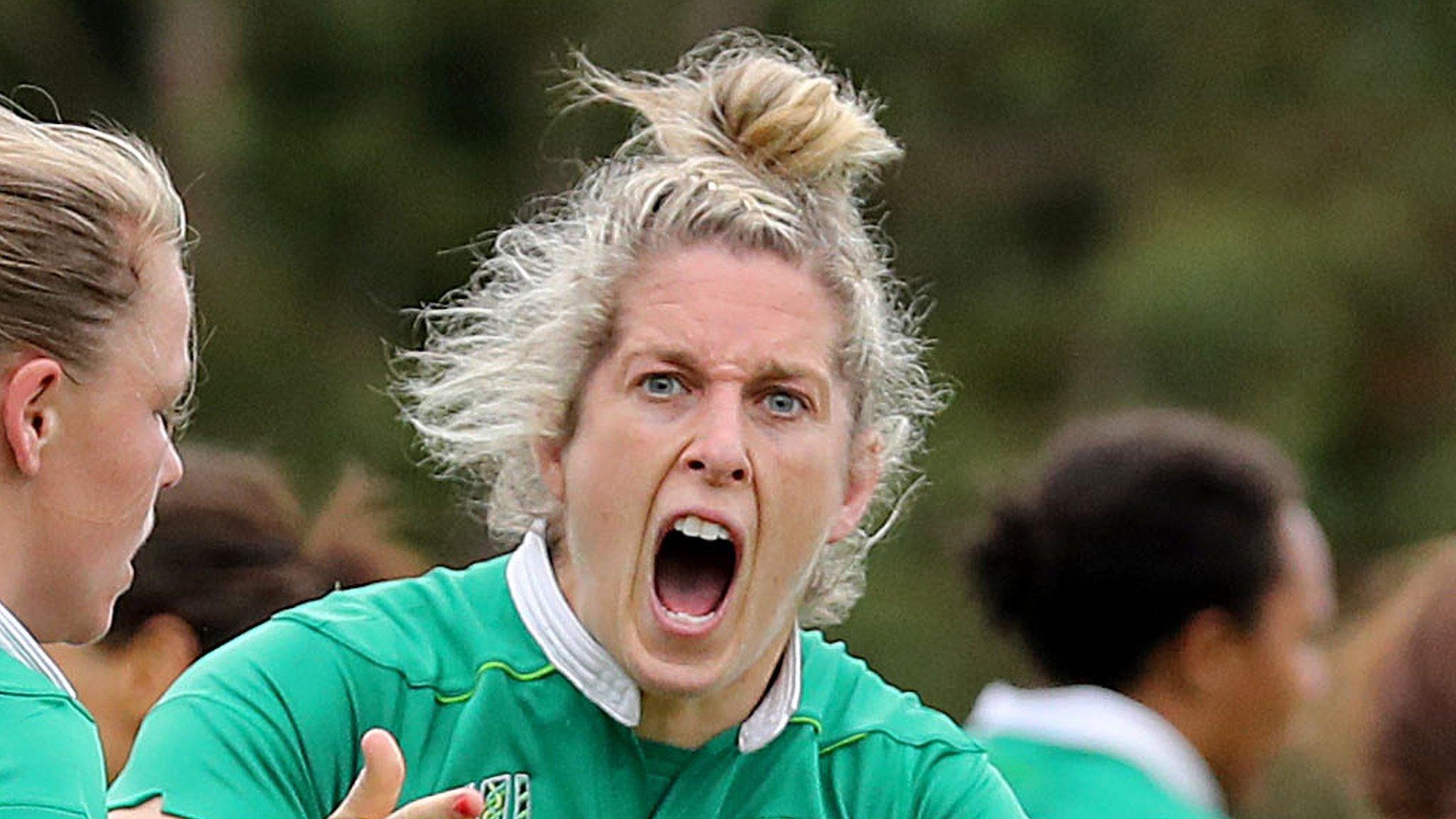 Alison Miller scored Ireland's first try