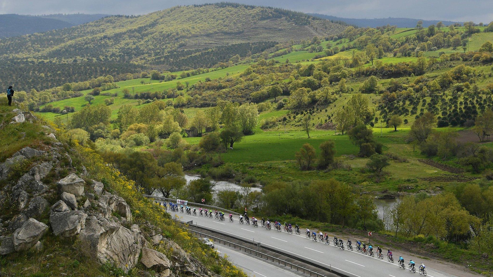 BURSA, TURKEY - APRIL 19: Landscape/ Peloton / during the 55th Presidential Cycling Tour Of Turkey, Stage 4 a 194,3km Stage from Balıkesir to Bursa 236m / TUR / @tourofturkeyTUR / on April 19, 2019 in Bursa, Turkey. (Photo by Justin Setterfield/Getty Images)