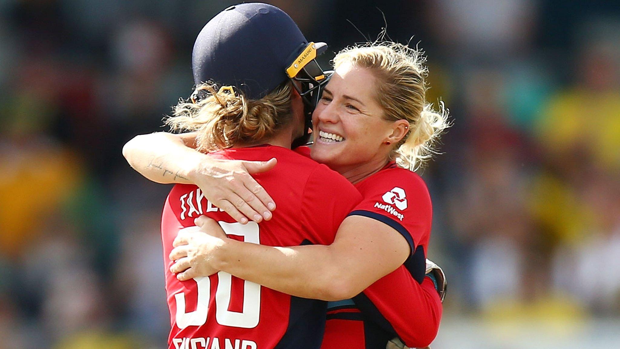 Sarah Taylor and Katherine Brunt