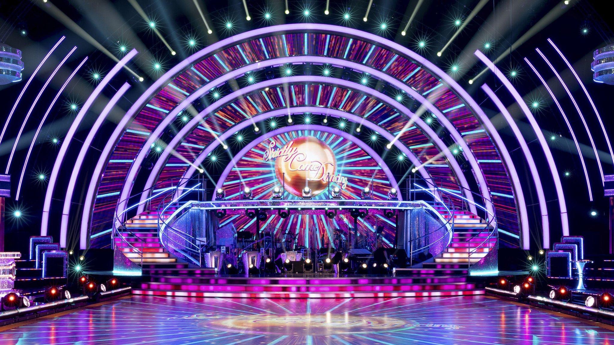 strictly-stage.