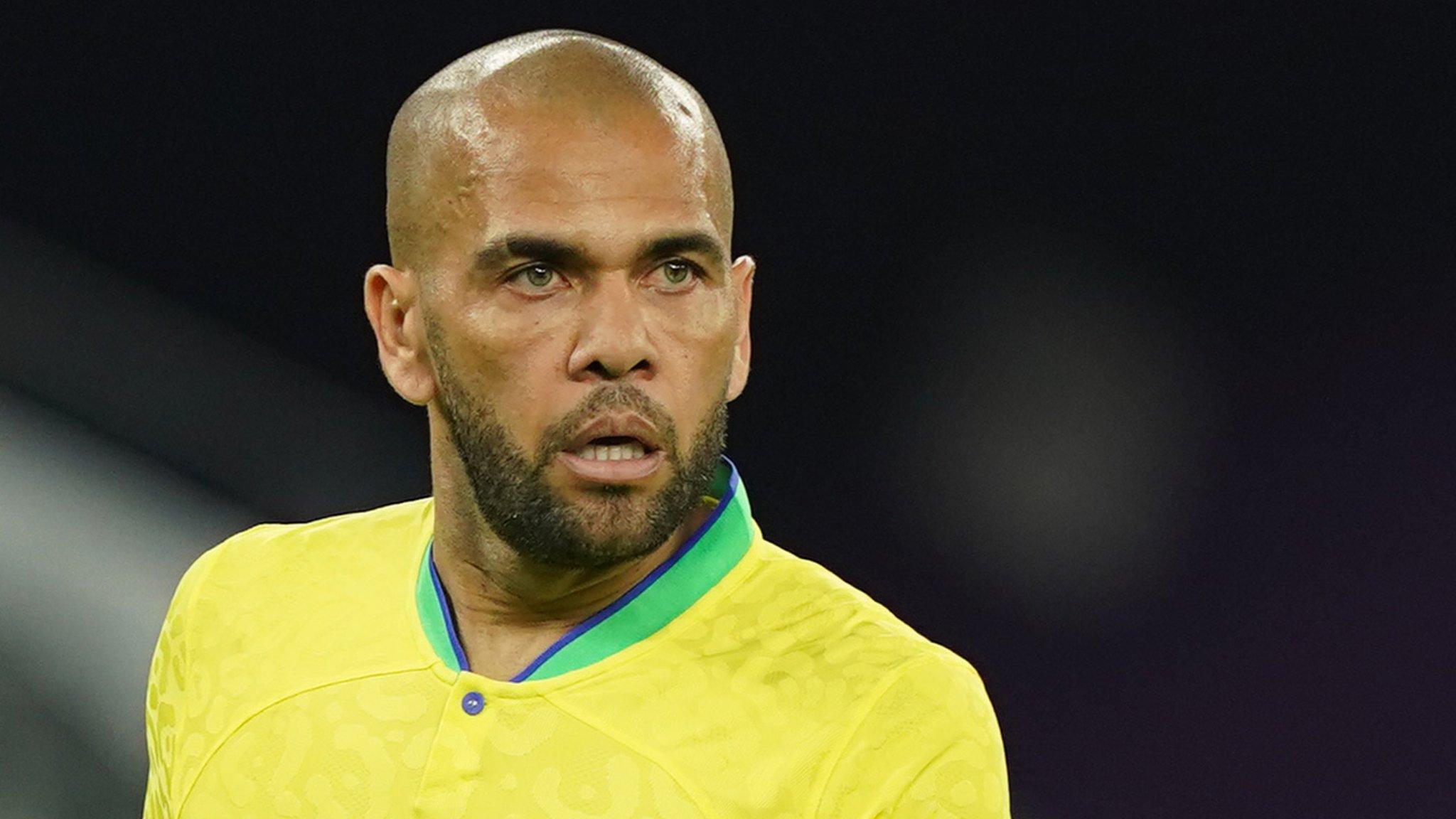 Dani Alves playing for Brazil at the 2022 World Cup