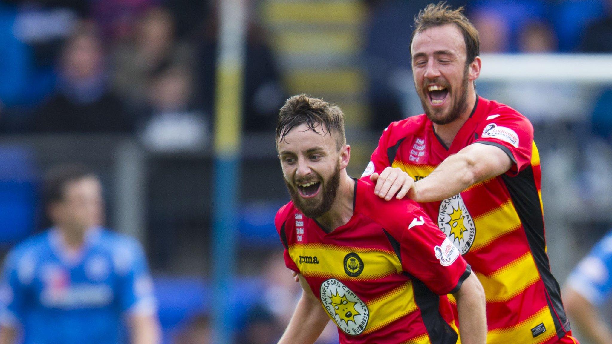 Partick Thistle's Steven Lawless (left) celebrates his goal