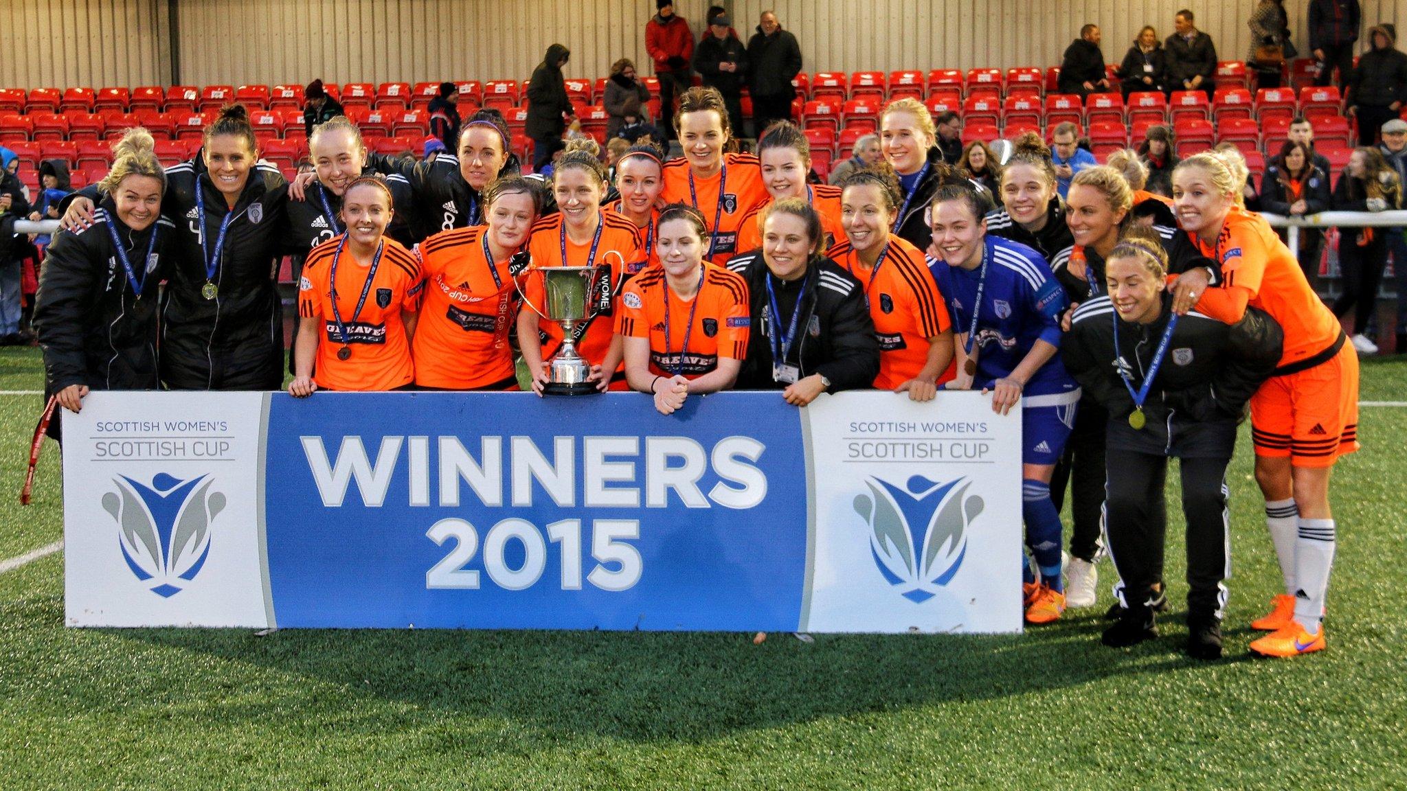 Glasgow City players celebrate with the Scottish Women's Cup